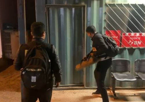 La Policía Nacional allanó varios inmuebles en las ciudades de Huacho, Huaura y Chancay en un operativo contra una banda criminal que entregaba licencias de conducir adulteradas.