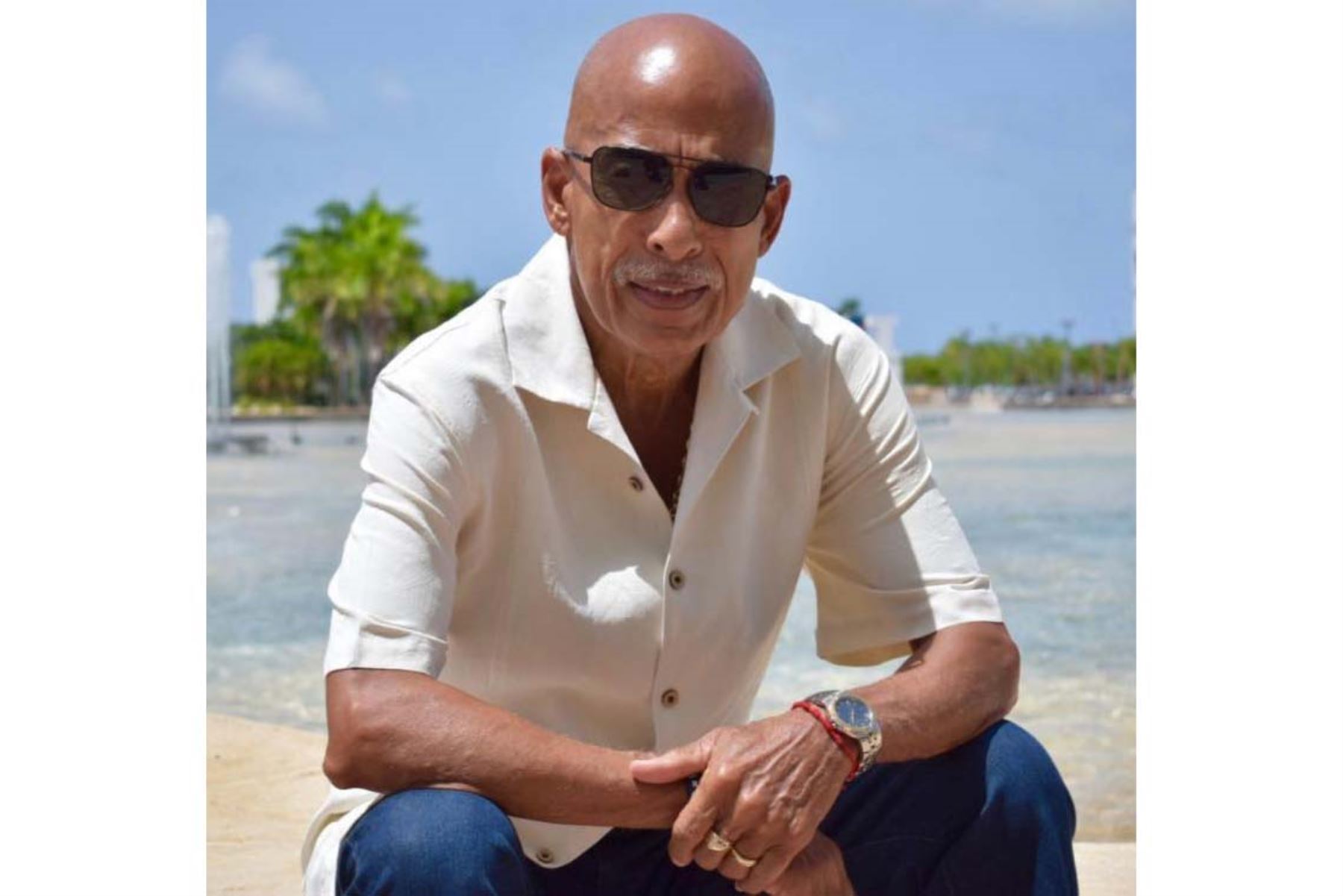 Papo Rosario, emblemático exintegrante de El Gran Combo de Puerto Rico y que popularizó temas como Carbonerito, falleció a los 78 años, según confirmó su familia en un comunicado. Su partida se suma a la reciente muerte de Rafael Ithier, fundador y director de la orquesta, quien dejó de existir el 6 de diciembre de 2025 a los 99 años. La salsa pierde así dos figuras esenciales de “La Universidad de la Salsa”.  Foto: Facebook de Papo Rosario