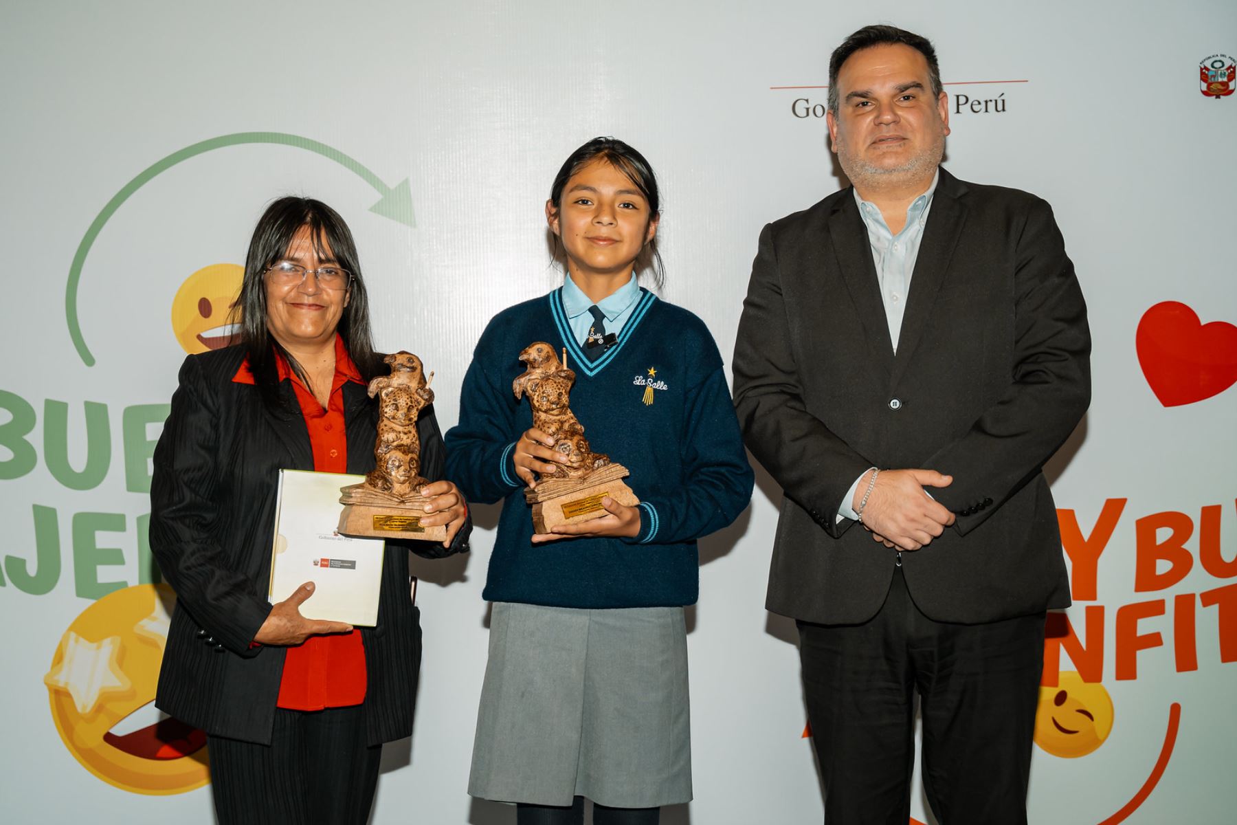 El relato narra la aventura de tres hermanos que, al dañar el entorno del nevado Puma Huanca, son transformados por la Pachamama en un cóndor, una serpiente y un puma. Durante su viaje aprenden sobre la protección del territorio y la importancia del turismo responsable, hasta recuperar su forma humana tras demostrar un cambio verdadero. Foto: Mincetur