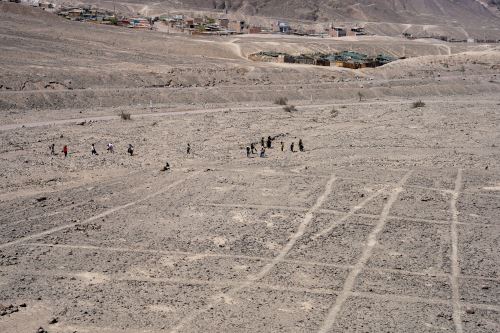 Con una jornada de limpieza se iniciaron las actividades por el 31.° aniversario de la declaratoria que reconoce a las Líneas y Geoglifos de Nasca y Palpa como Patrimonio Cultural de la Humanidad. Foto: Genry Bautista