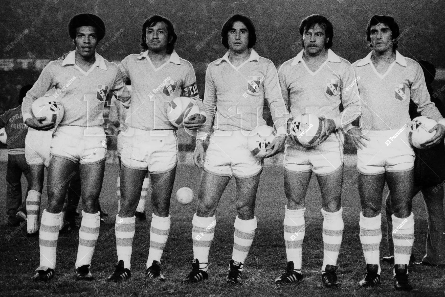 Lima - 1978 / Roberto Mosquera, Alfredo Quesada, Percy Rojas, Oswaldo "Cachito" Ramírez y Juan Carlos Oblitas en la temible formación del club Sporting Cristal. Foto: Archivo Histórico de El Peruano