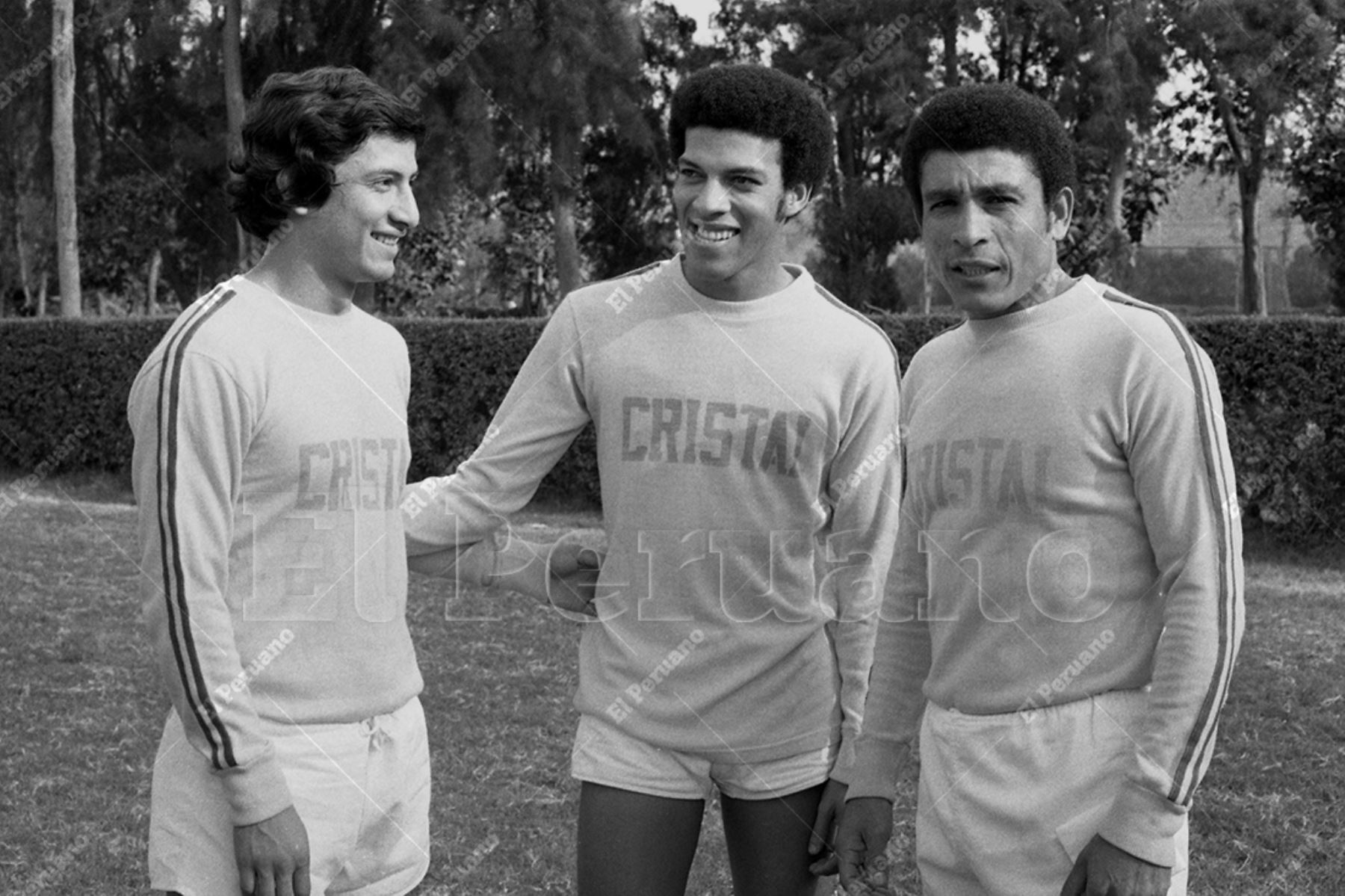 Lima - 22 julio 1980 / Luis Reyna,  Roberto Mosquera y Héctor Chumpitaz  en los entrenamientos de Sporting Cristal en La Florida. Foto: Archivo Histórico de El Peruano Rómulo Luján