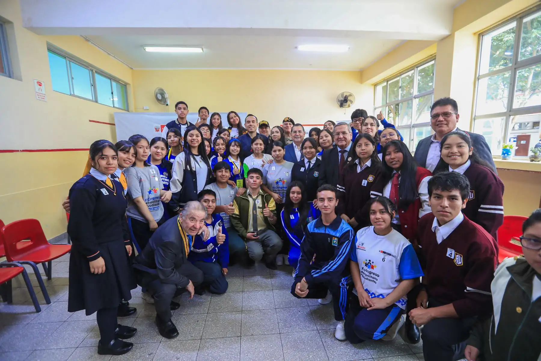 El presidente José Jerí participó en la inauguración del IX Congreso Metropolitano de Estudiantes 2025, donde más de 1000 estudiantes de instituciones públicas son reconocidos como actores centrales en la formación de entornos seguros, democráticos y participativos en el Perú. Foto: Presidencia