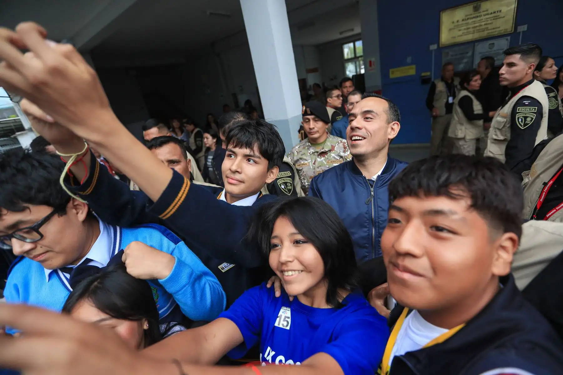 El presidente José Jerí participó en la inauguración del IX Congreso Metropolitano de Estudiantes 2025, donde más de 1000 estudiantes de instituciones públicas son reconocidos como actores centrales en la formación de entornos seguros, democráticos y participativos en el Perú. Foto: Presidencia
