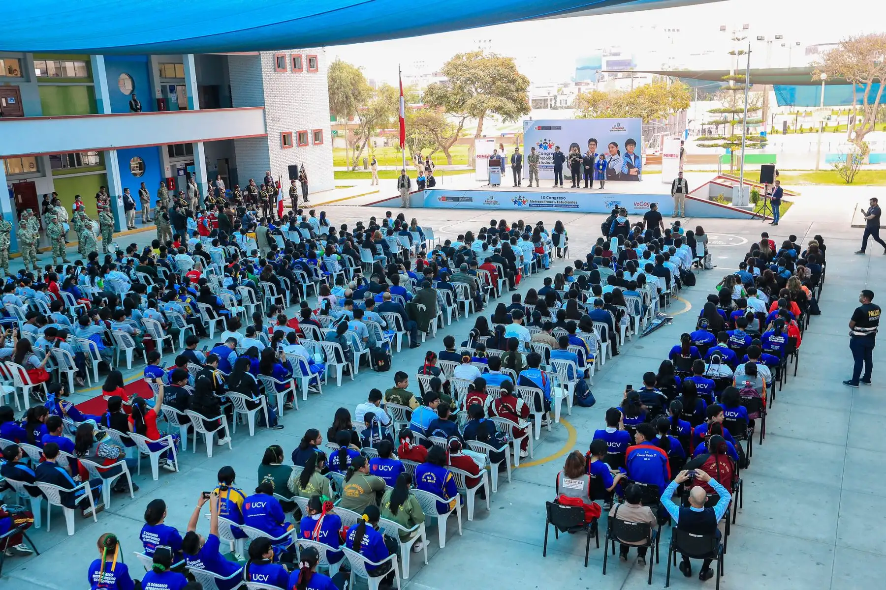 El presidente José Jerí participó en la inauguración del IX Congreso Metropolitano de Estudiantes 2025, donde más de 1000 estudiantes de instituciones públicas son reconocidos como actores centrales en la formación de entornos seguros, democráticos y participativos en el Perú. Foto: Presidencia
