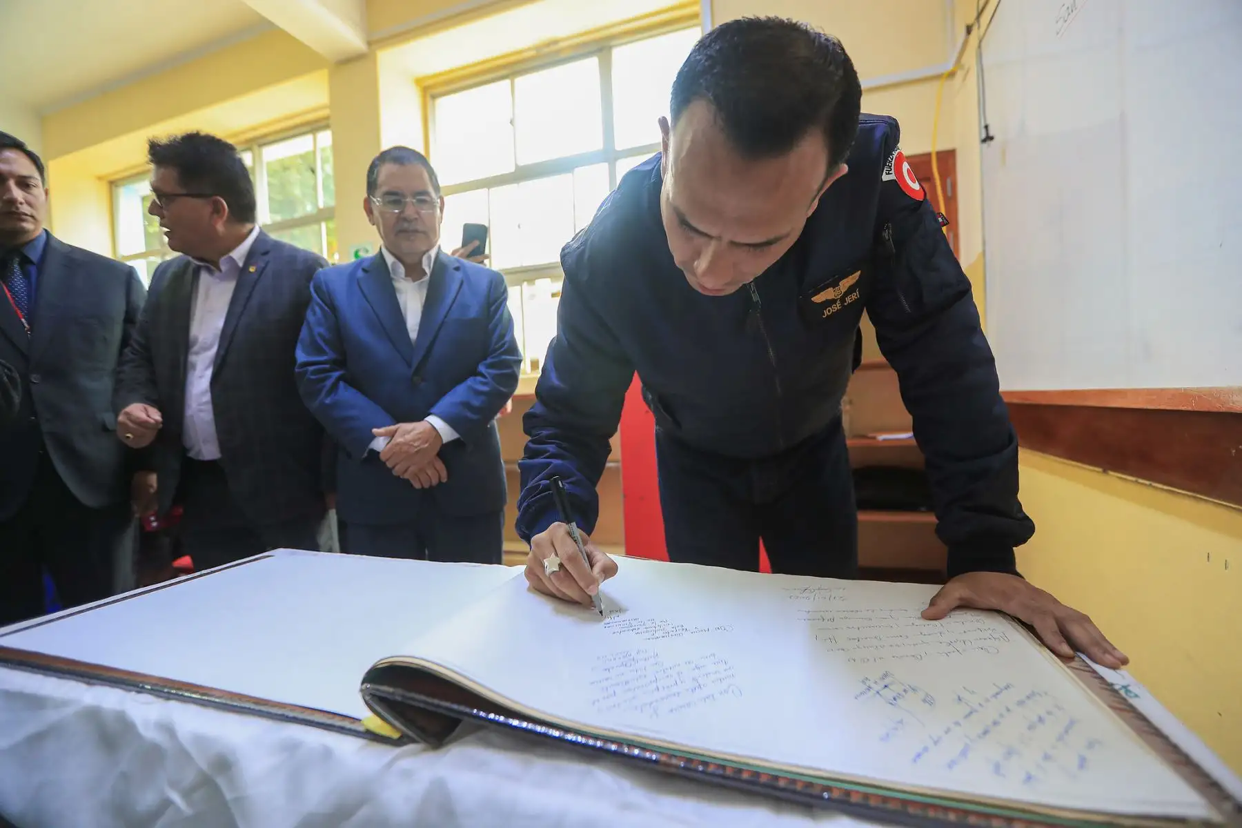 El presidente José Jerí participó en la inauguración del IX Congreso Metropolitano de Estudiantes 2025, donde más de 1000 estudiantes de instituciones públicas son reconocidos como actores centrales en la formación de entornos seguros, democráticos y participativos en el Perú. Foto: Presidencia