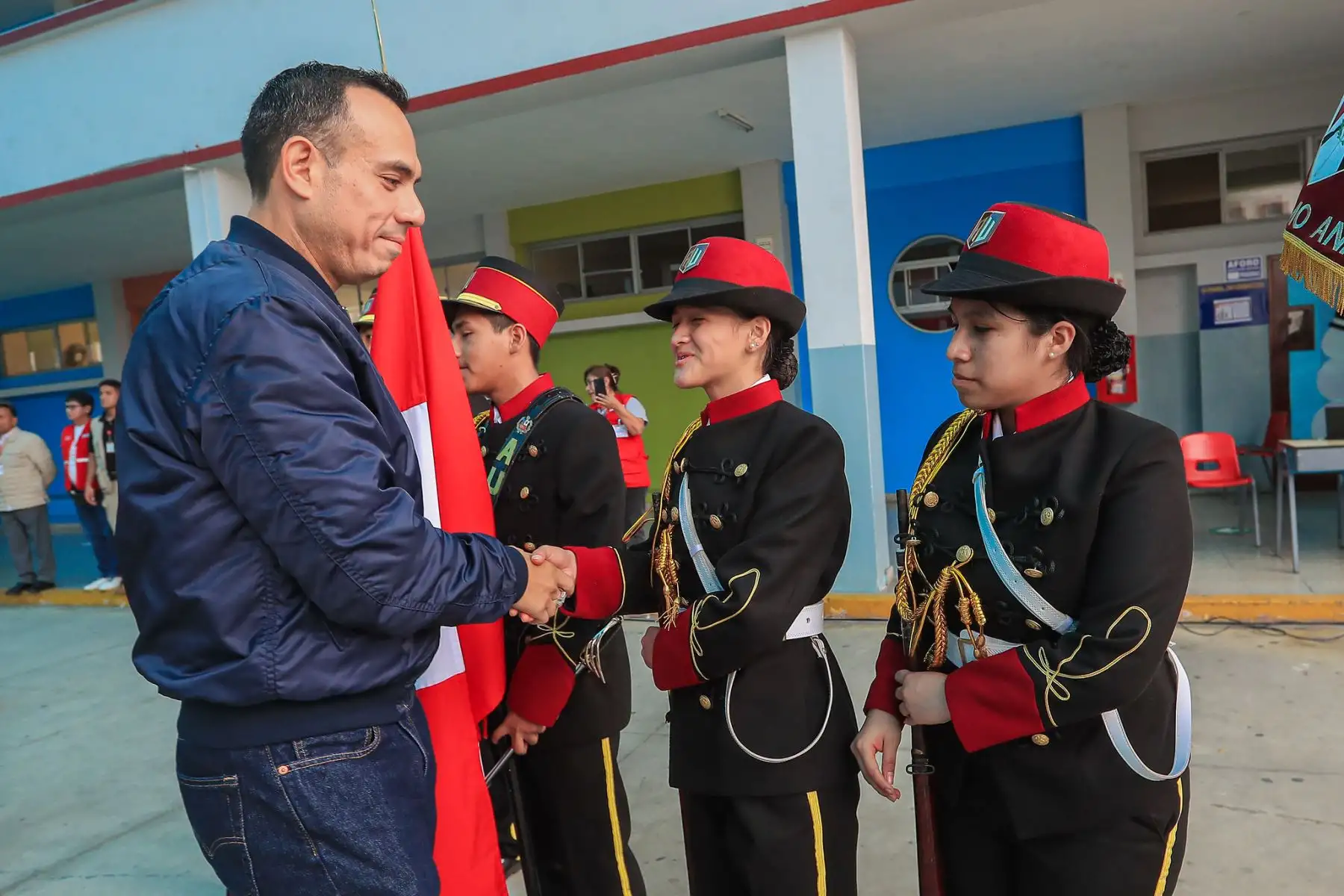 El presidente José Jerí participó en la inauguración del IX Congreso Metropolitano de Estudiantes 2025, donde más de 1000 estudiantes de instituciones públicas son reconocidos como actores centrales en la formación de entornos seguros, democráticos y participativos en el Perú. Foto: Presidencia