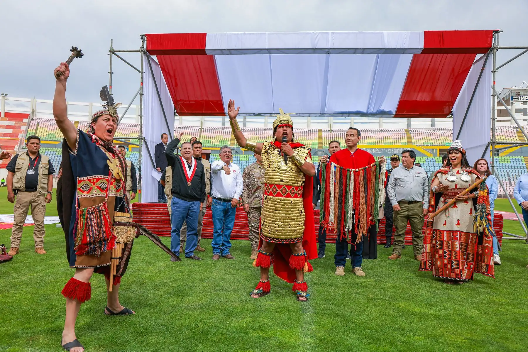 El presidente José Jerí participó en la ceremonia de afectación al uso del Estadio Inca Garcilaso de la Vega. Foto: ANDINA/ Prensa Presidencia