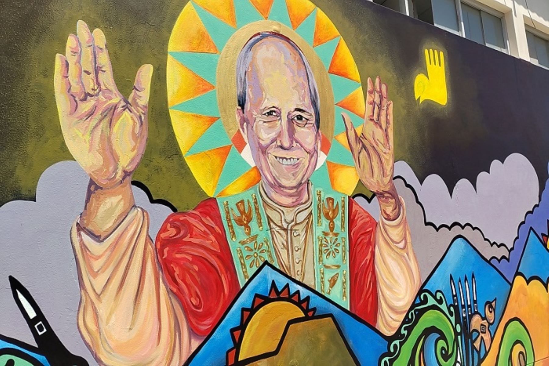 El mural es realizado por la artista plástica Cinthia Flores, natural del distrito de Túcume, junto al reconocido artista piurano Rufino Palacios, en el contexto de un festival de murales que reúne a cerca de 40 artistas de diferentes ciudades del norte del país.