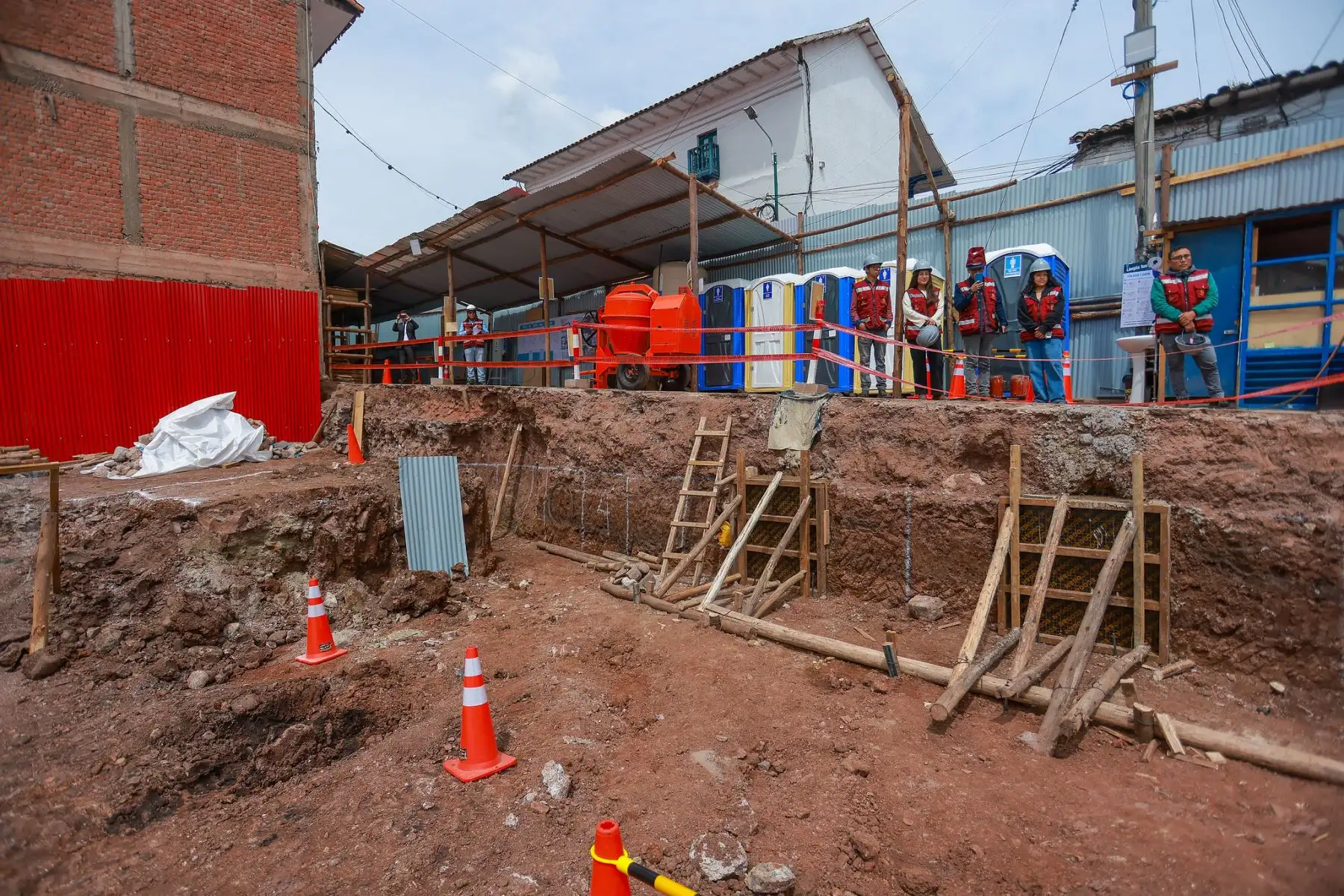 Presidente José Jerí supervisa avances del establecimiento de salud Siete Cuartones en Cusco. Foto: Presidencia