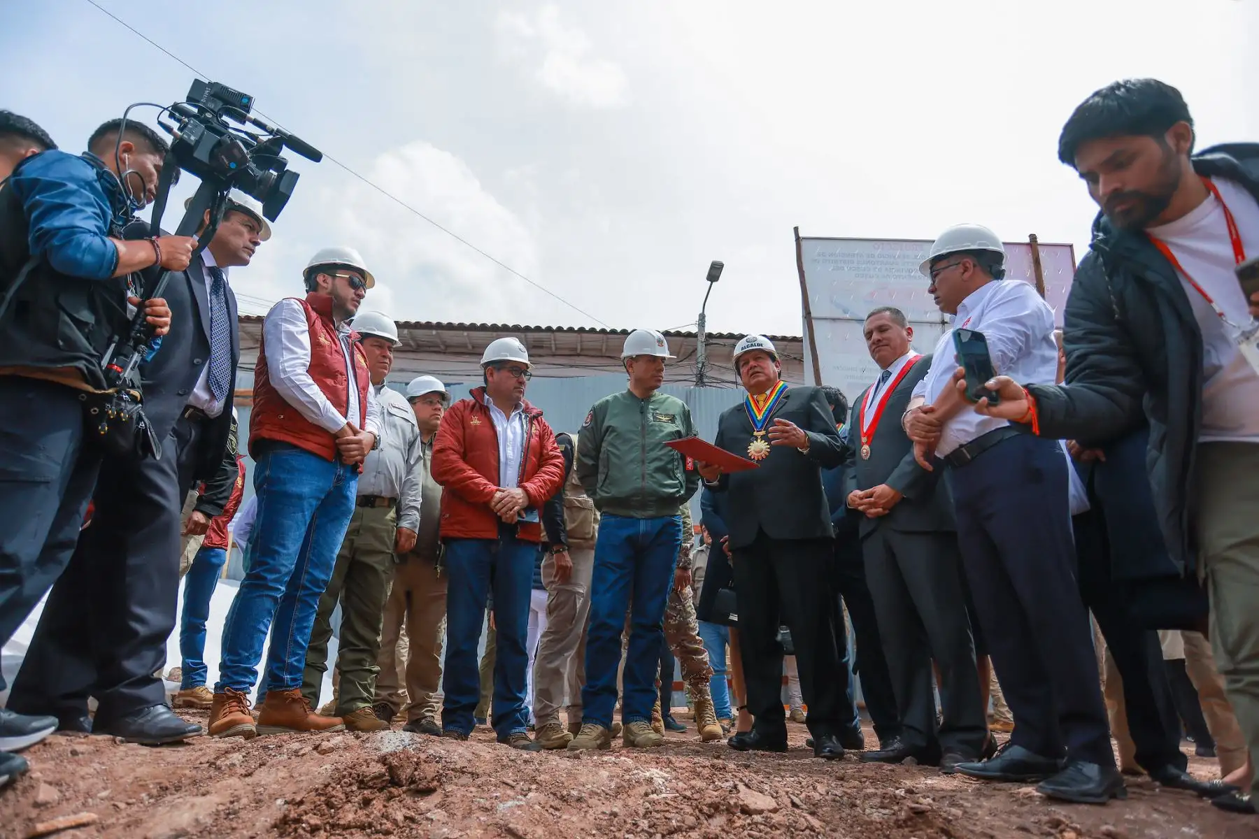 Presidente José Jerí supervisa avances del establecimiento de salud Siete Cuartones en Cusco. Foto: Presidencia