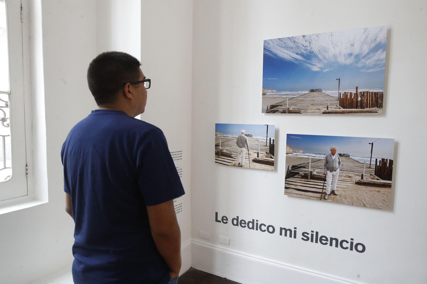 Un trabajo introspectivo de memoria y recuerdos, es el punto de partida de Morgana Vargas Llosa, hija del escritor Mario Vargas Llosa. Las imágenes que se muestran, es un recorrido  de diversos viajes realizado entre padre e hija, visita a lugares tan remotos como Irak, Israel, Bretaña, Palestina y Arequipa, siempre tras las huellas de Paul Gauguin y Flora Tristán, una forma de entender a los referentes del laureado escritor.
Foto: ANDINA/ Eddy Ramos