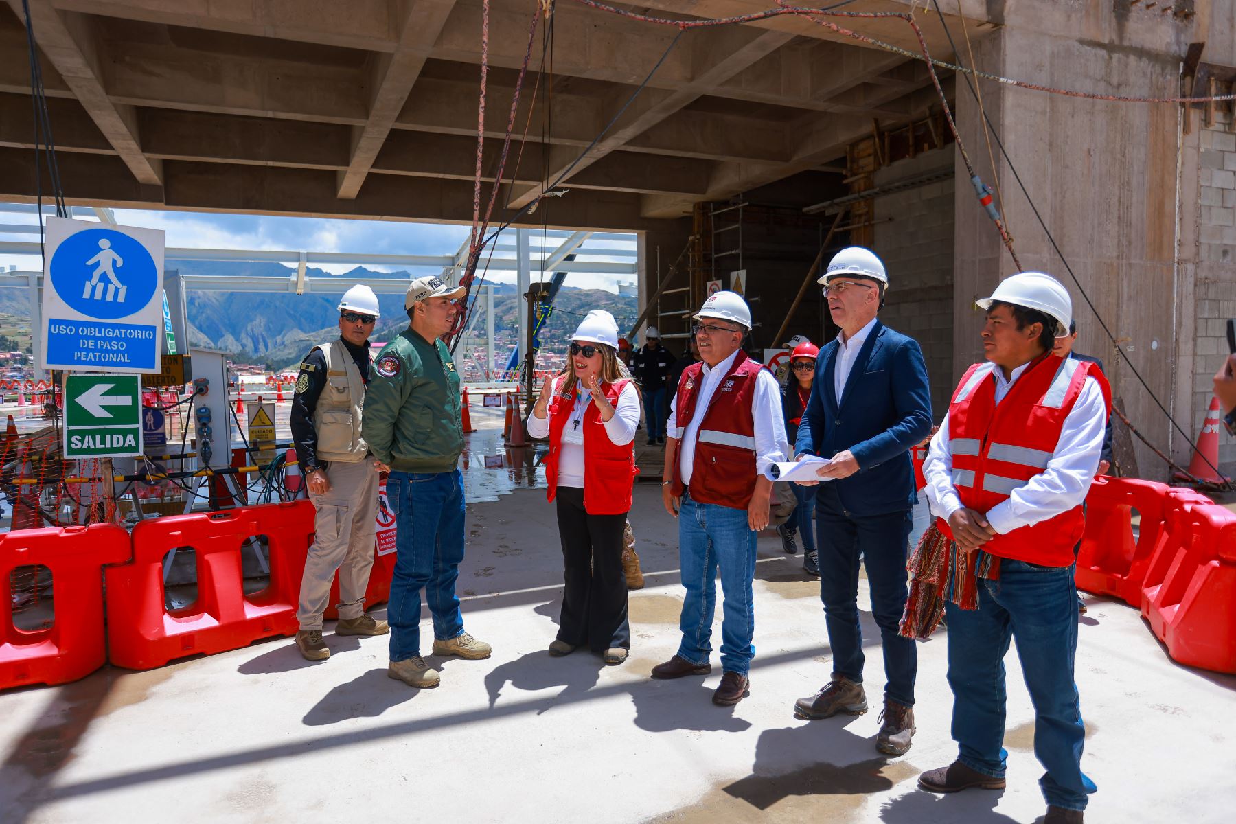 Presidente José Serí supervisó los avances del nuevo Aeropuerto Internacional de Chinchero en Cusco. 
Foto: ANDINA/Prensa Presidencia