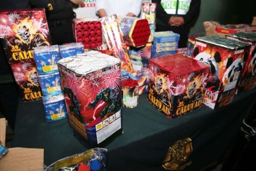 PNP incauta 800 kilos de pirotécnicos ilegales en La Victoria y zonas aledañas. Foto: ANDINA/Difusión.