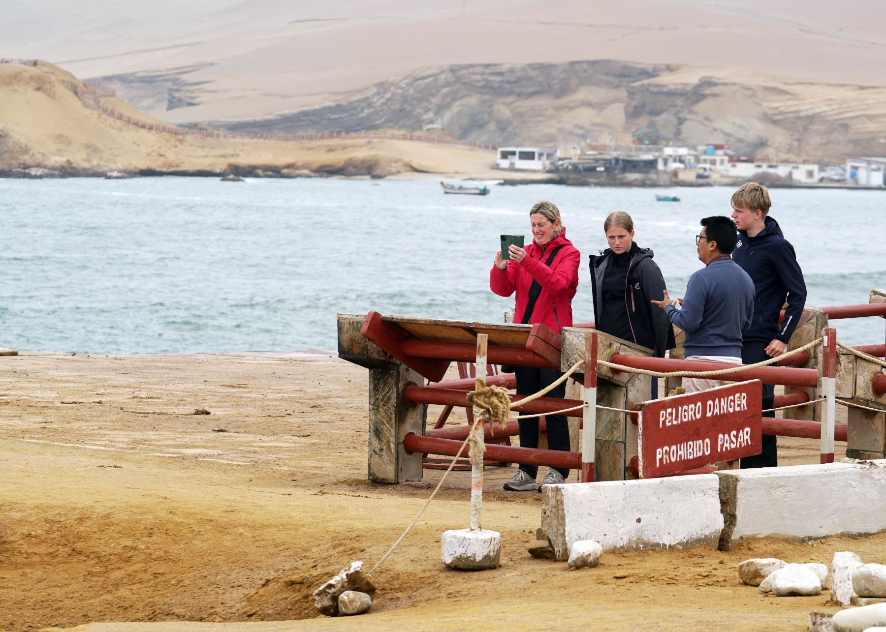 Solo en el último feriado largo de diciembre, la Reserva Nacional de Paracas fue visitada por alrededor de 21,000 turistas. Foto: Genry Bautista