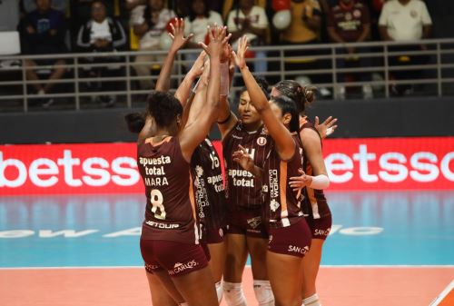 Universitario camina firme en la Liga Peruana de Vóley