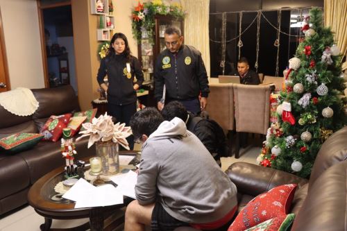 Allanan vivienda del Gobernador Regional del Callao y otros funcionarios del GORE Callao  investigados por los delitos de organización criminal y colusión agravada