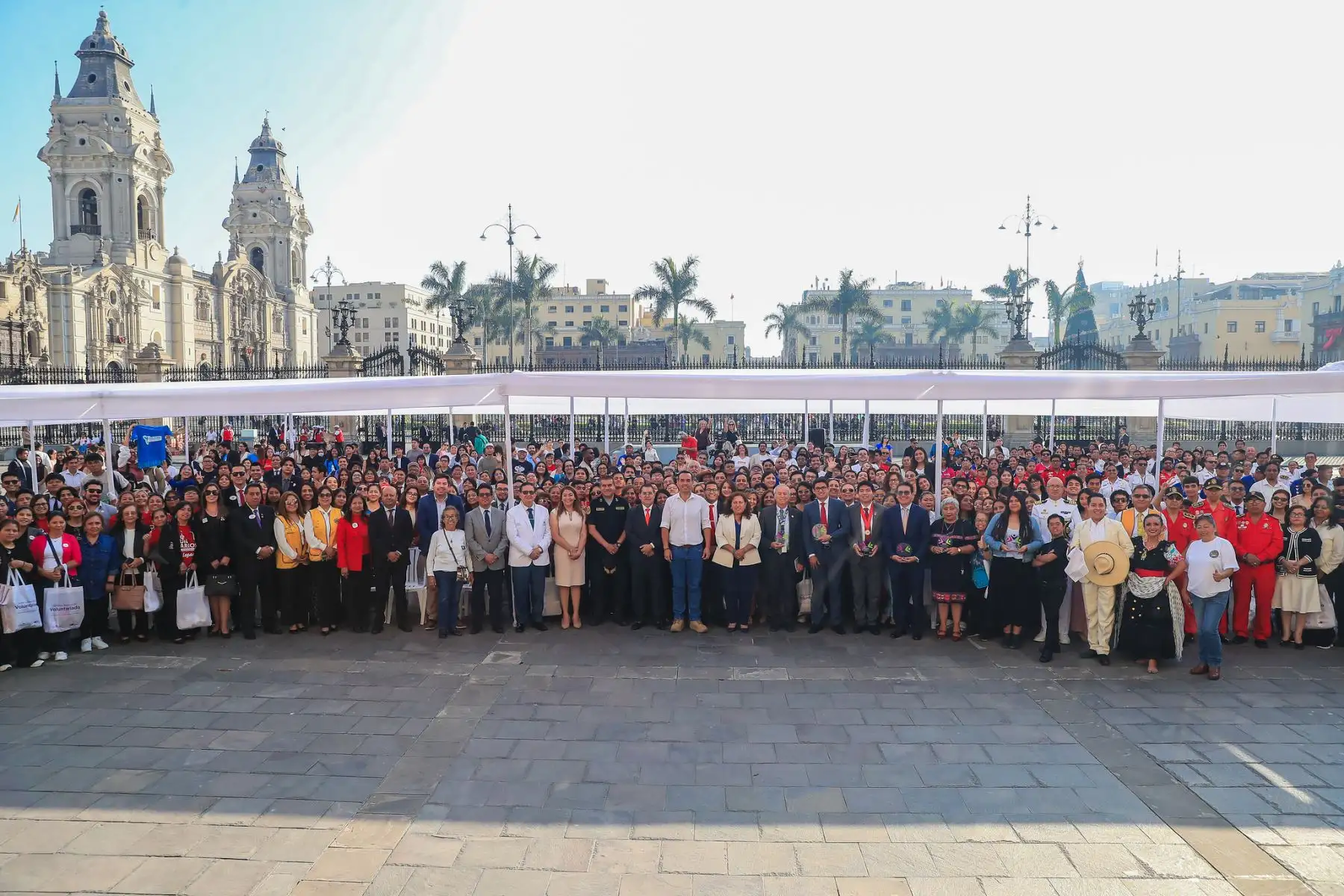 El presidente de la República, José Jerí, participó en la ceremonia oficial de Reconocimiento Nacional de Buenas Prácticas de Voluntariado (Renavol) 2025, que se realizó en el patio de Palacio de Gobierno el lunes 15 de diciembre de 2025. Foto: ANDINA/Presidencia