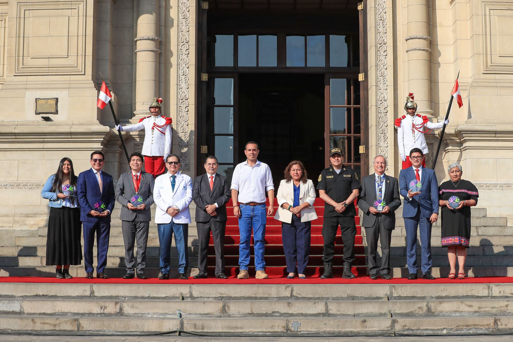 El presidente de la República, José Jerí, participó en la ceremonia oficial de Reconocimiento Nacional de Buenas Prácticas de Voluntariado (Renavol) 2025, que se realizó en el patio de Palacio de Gobierno el lunes 15 de diciembre de 2025. Foto: ANDINA/Presidencia