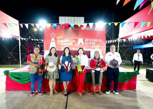 La titular del Ministerio de Comercio Exterior y Turismo (Mincetur), Teresa Mera, cumplió una agenda de trabajo en la ciudad de Pucallpa, región Ucayali, donde anunció el incremento del presupuesto del CITE Artesanía Ucayali a 450,000 soles para el año 2026 y la ejecución del proyecto turístico en la alameda Tacna. ANDINA/Difusión