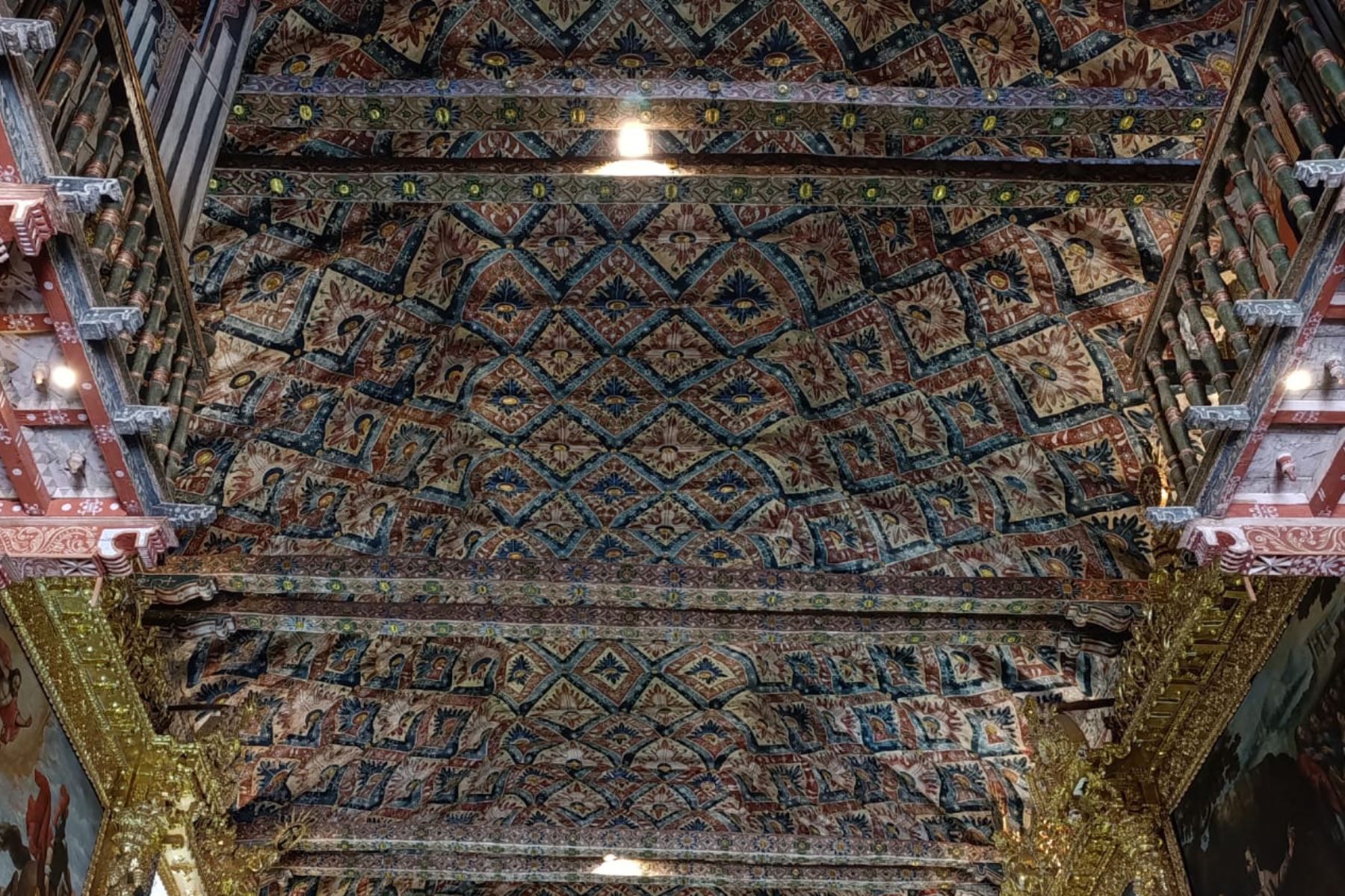 La Jerarquía 4 ampliará la oferta turística de Andahuaylillas, fortalecerá la promoción de un turismo cultural, espiritual y patrimonial, sus habitantes asienten que mejorará la experiencia al ser recorrida y contemplada, como parte de la Ruta del Barroco Andino.  Foto: ANDINA/Percy Hurtado Santillán