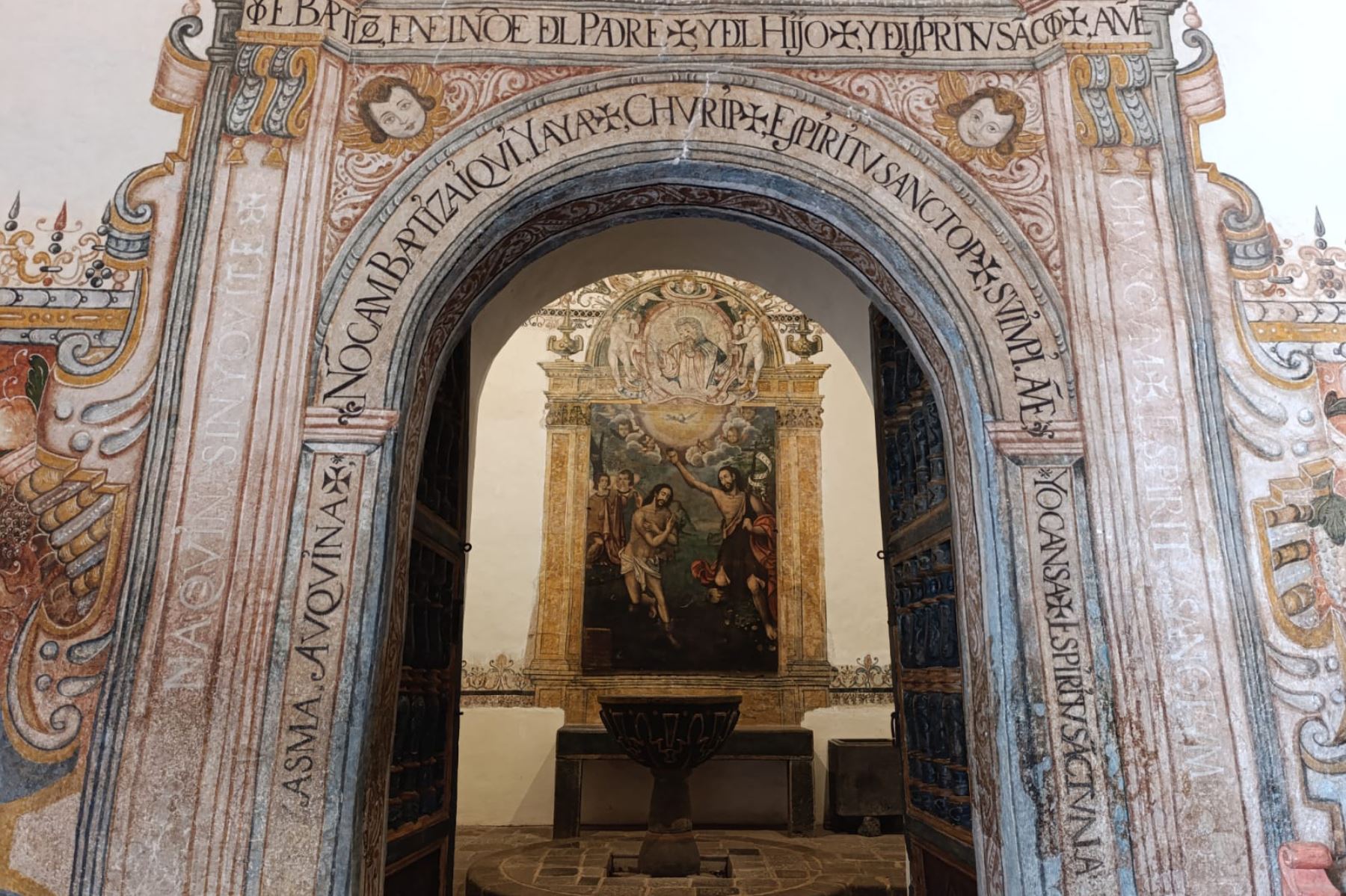 Diariamente arriban entre 200 a 300 turistas, y probablemente mucho más en temporada alta del turismo “la gente queda maravillada con el templo, que es el trabajo y fruto del mantenimiento y conservación que se realiza.  Foto: ANDINA/Percy Hurtado Santillán