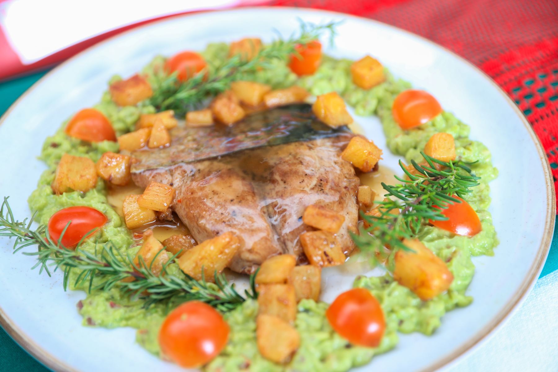 Comprar producción nacional en estas fechas significa apoyar directamente a miles de emprendedores y familias peruanas. Foto: ANDINA/Ricardo Cuba