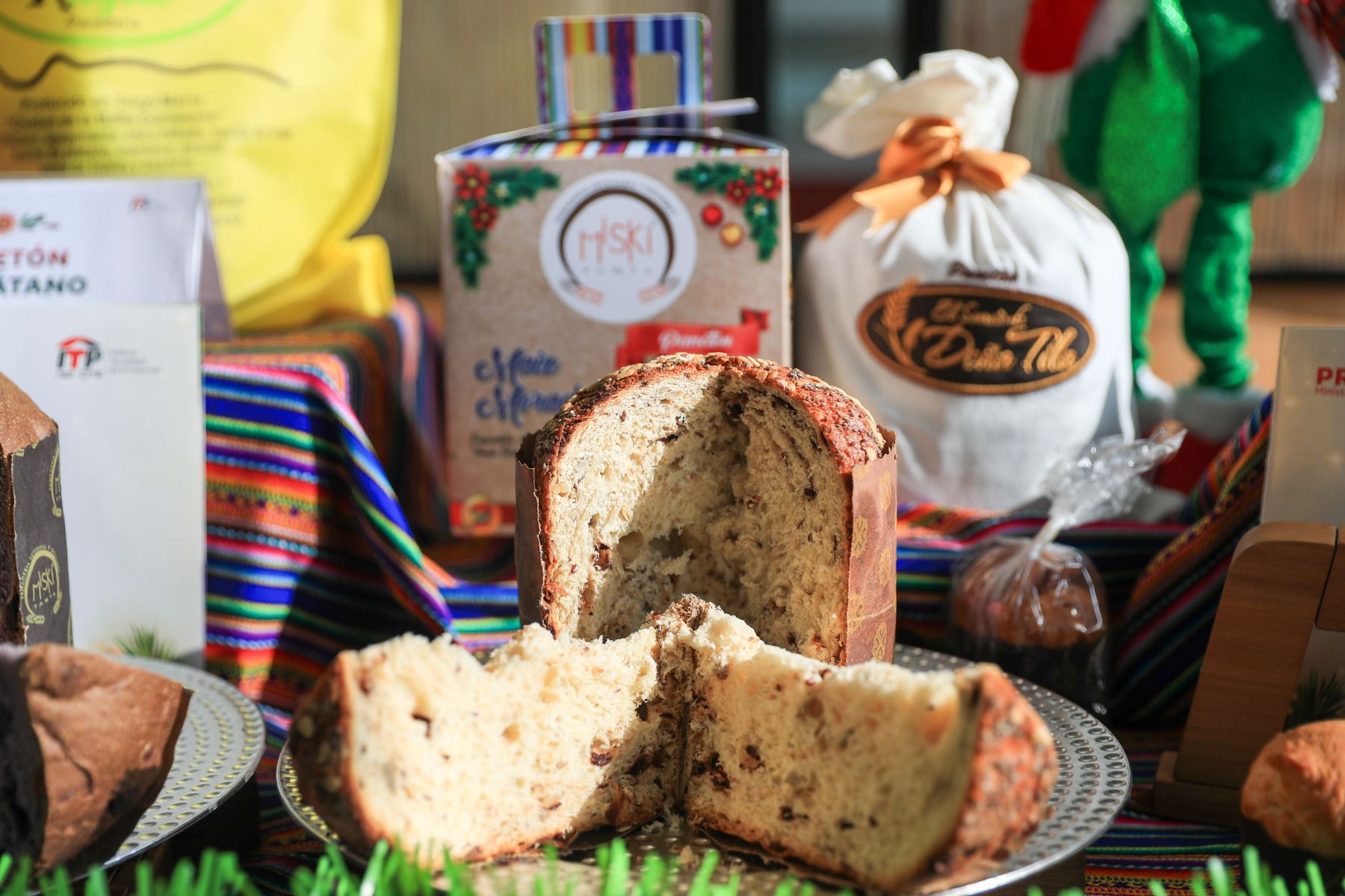 El Programa Nacional Tu Empresa acompaña a emprendimientos familiares y MYPE que hoy ofrecen productos con identidad regional y alto potencial comercial. Foto: ANDINA/Ricardo Cuba