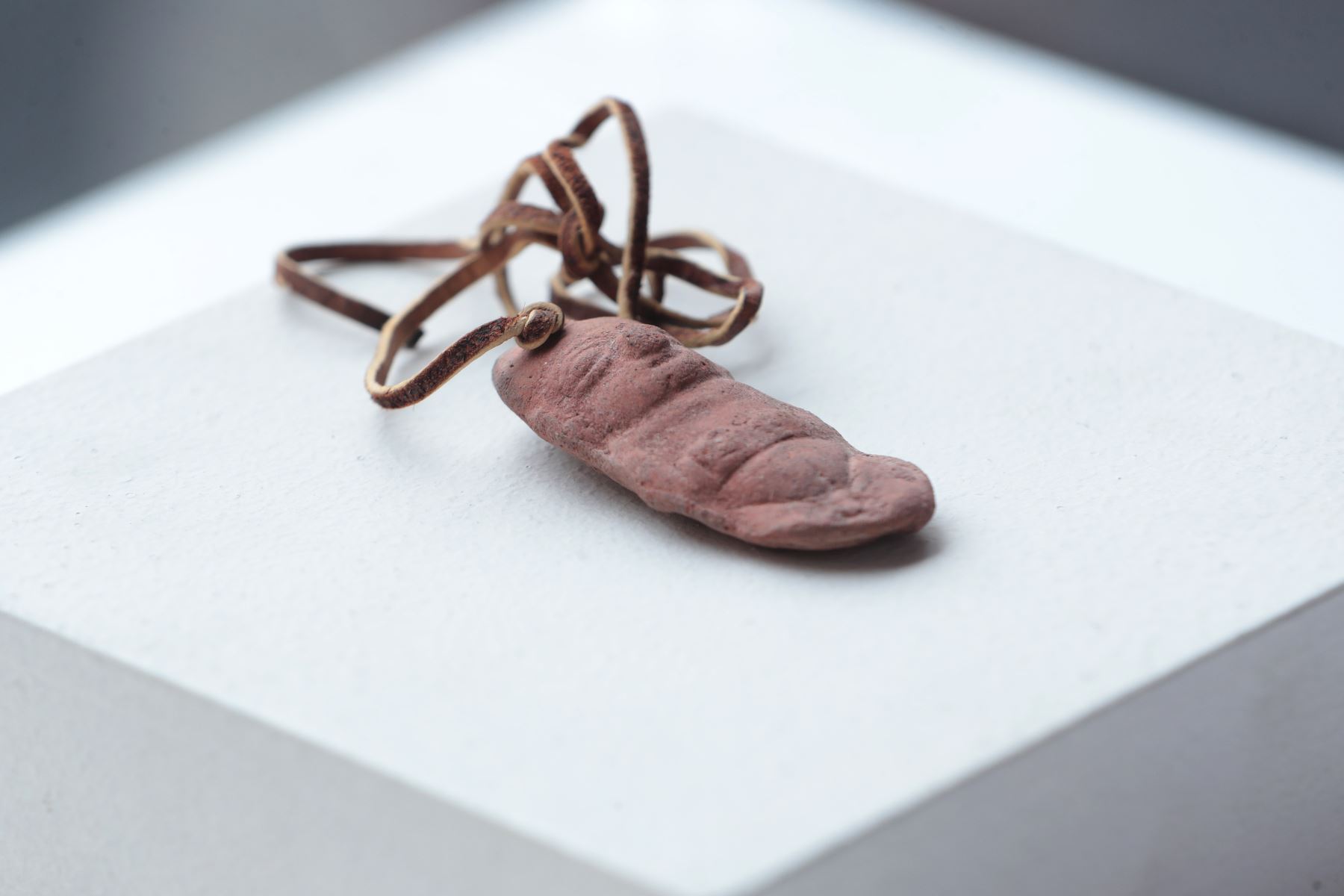 Escultura de cerámica Estilo Costa Central
Horizonte Medio (600 d.C - 1000 d.C), también fue una devolución voluntaria a la Embajada del Perú en los Estados Unidos de America. Foto: ANDINA/Verónica Calderón Zúñiga