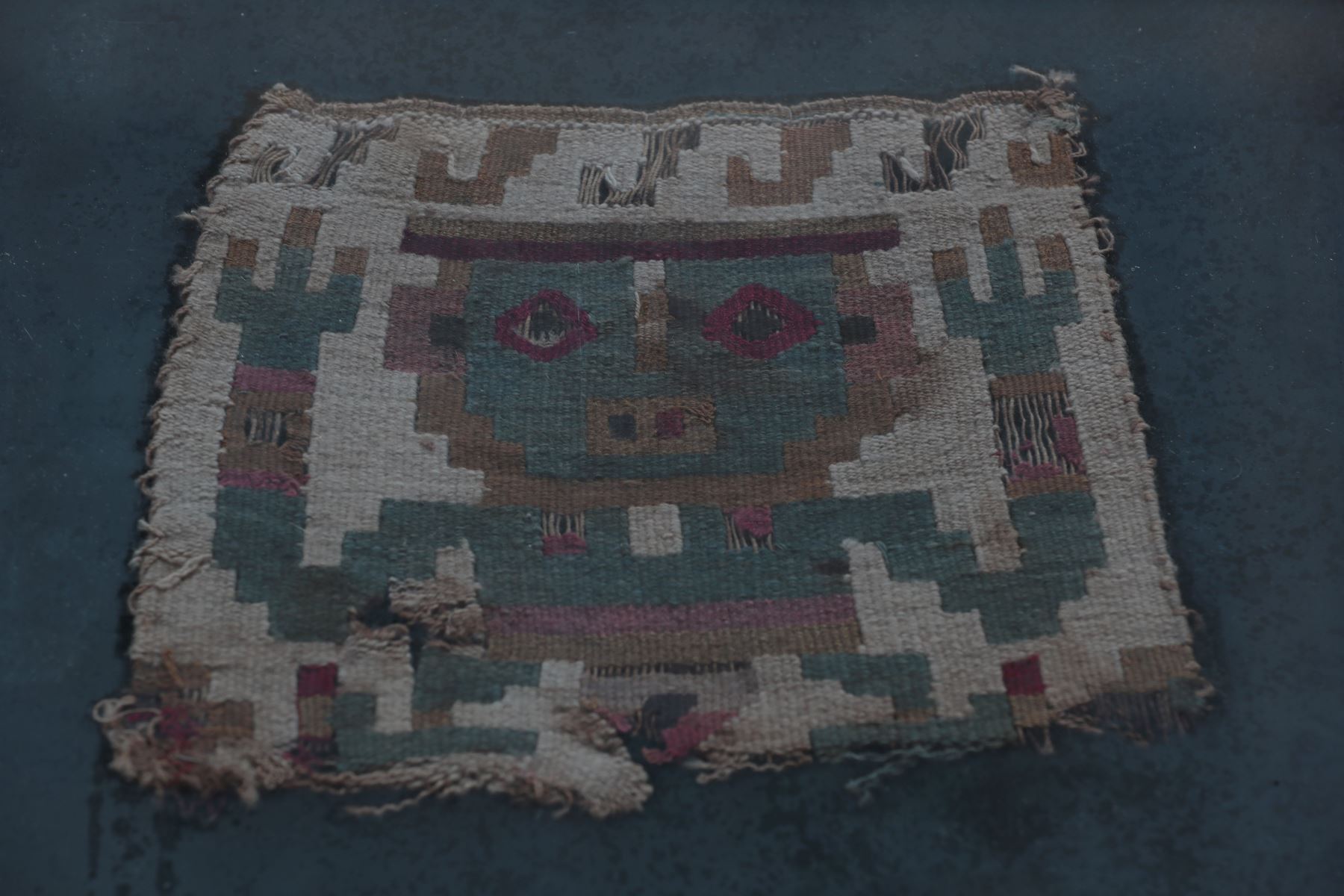 Fragmentos de paño textil Estilo Wari
Horizonte Medio (600 d.c - 1000 d.C). Foto: ANDINA/Verónica Calderón Zúñiga