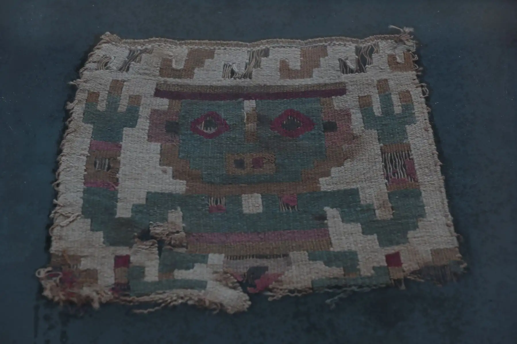 Fragmentos de paño textil Estilo Wari
Horizonte Medio (600 d.c - 1000 d.C). Foto: ANDINA/Verónica Calderón Zúñiga