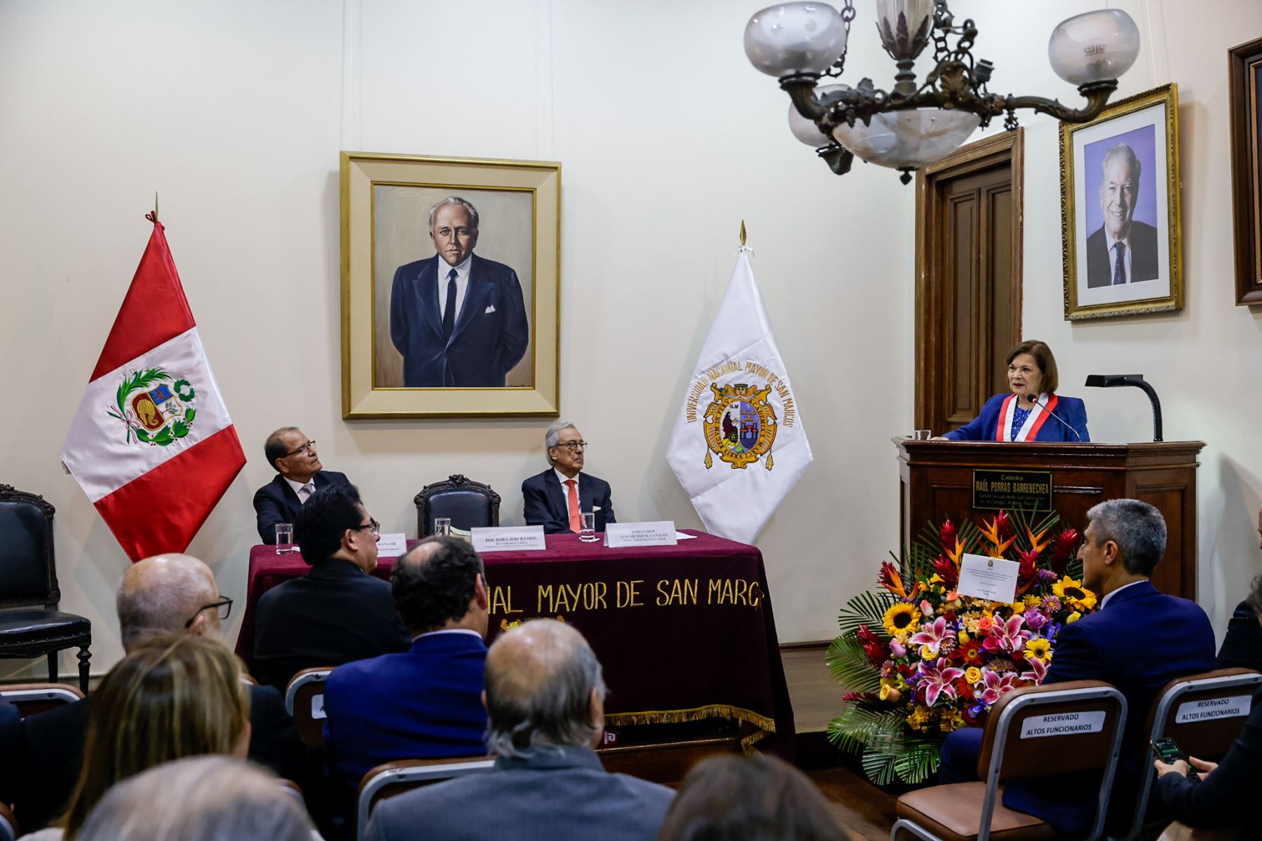 La ceremonia central fue una conferencia académica que reunió a autoridades universitarias, investigadores y público especializado, consolidando al instituto como un centro activo de reflexión y memoria histórica, vinculado a la Universidad Nacional Mayor de San Marcos y a la proyección cultural de la ciudad. Foto: ANDINA/Luis Iparraguirre
