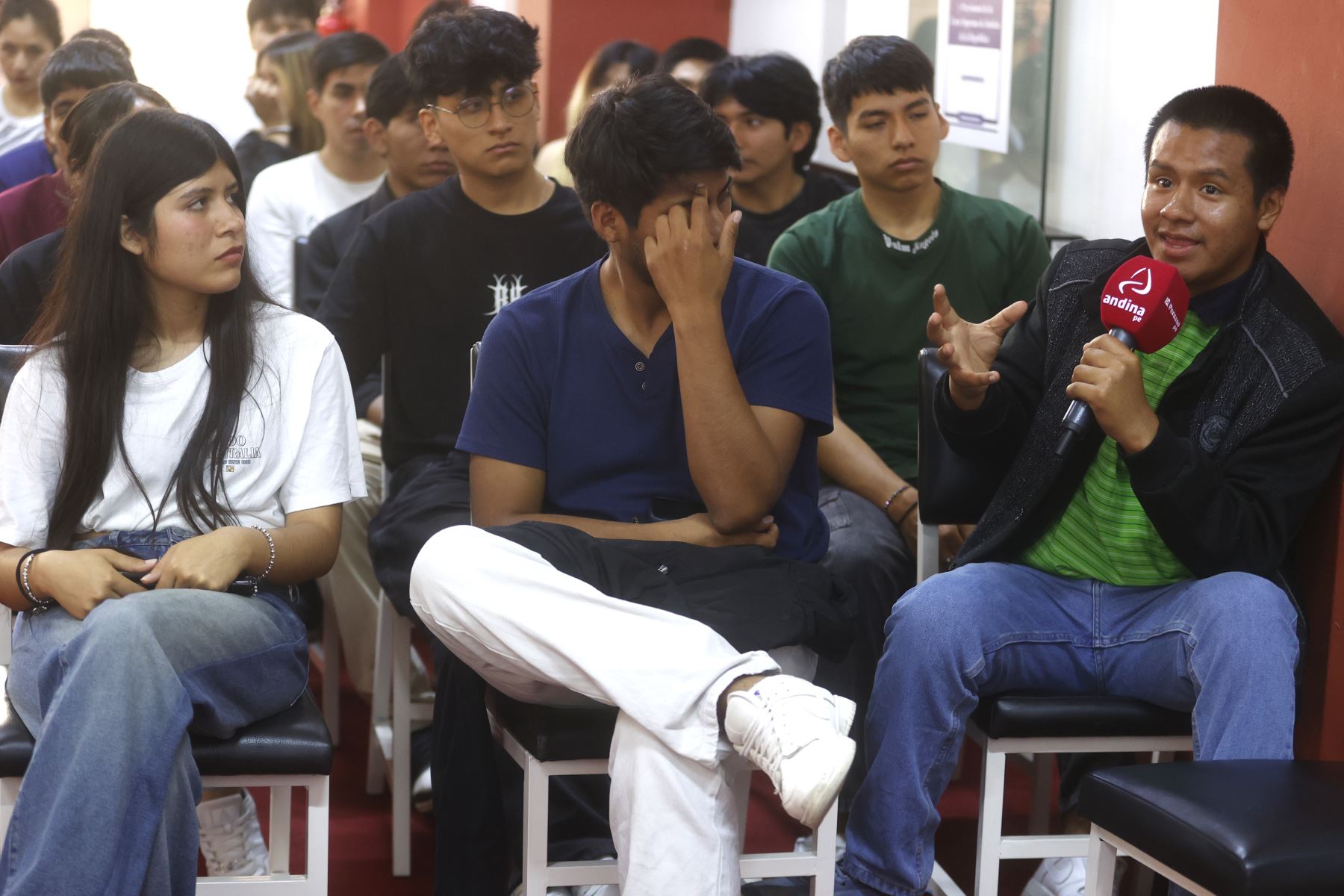 Estudiantes de la Universidad Nacional José Faustino Sánchez Carrión de Huacho visitan las instalaciones del Centro de Documentación  y el Museo Gráfico de Editora Perú. 
Foto: ANDINA/ Vidal Tarqui
