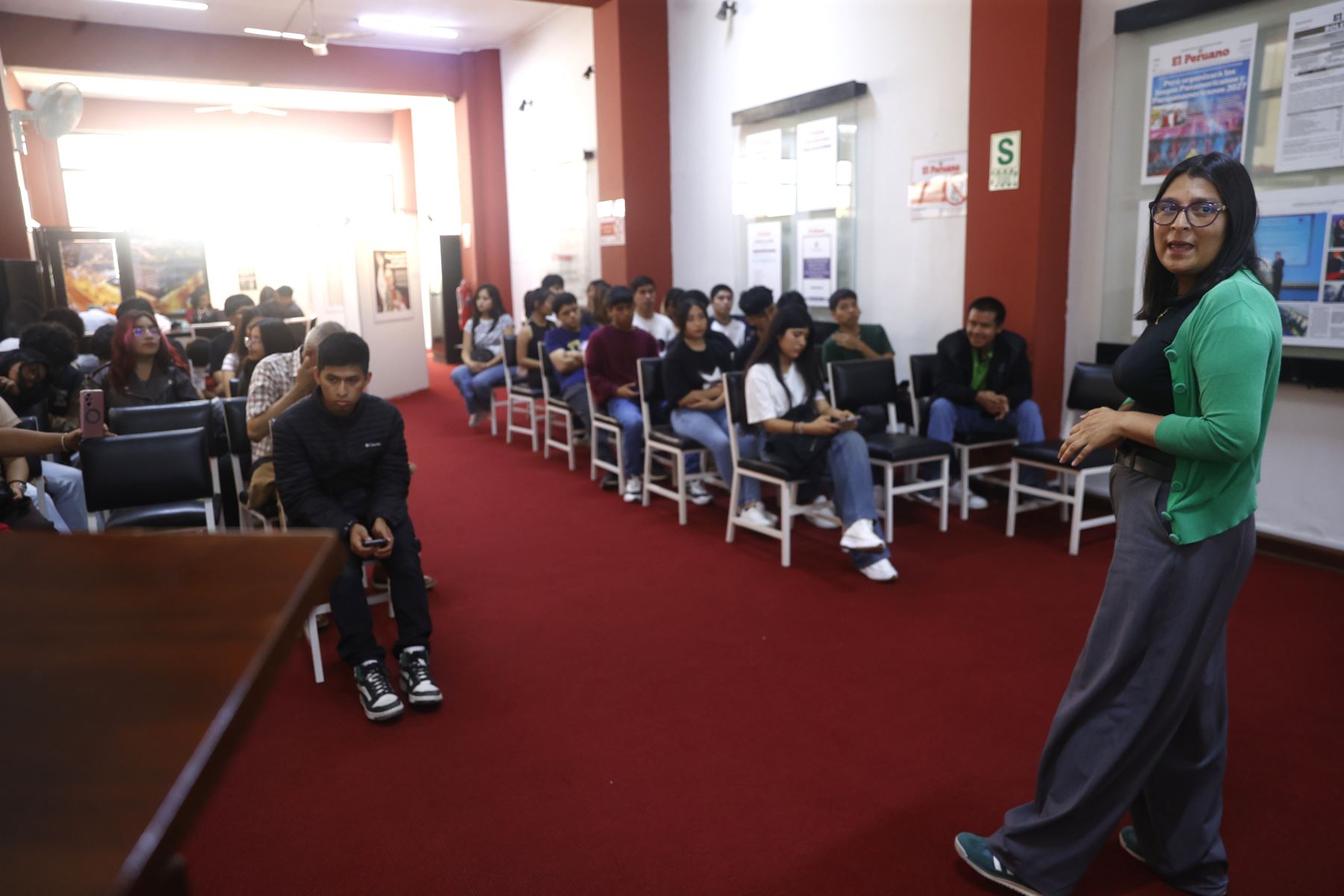 Estudiantes de la Universidad Nacional José Faustino Sánchez Carrión de Huacho visitan las instalaciones del Centro de Documentación  y el Museo Gráfico de Editora Perú. 
Foto: ANDINA/ Vidal Tarqui
