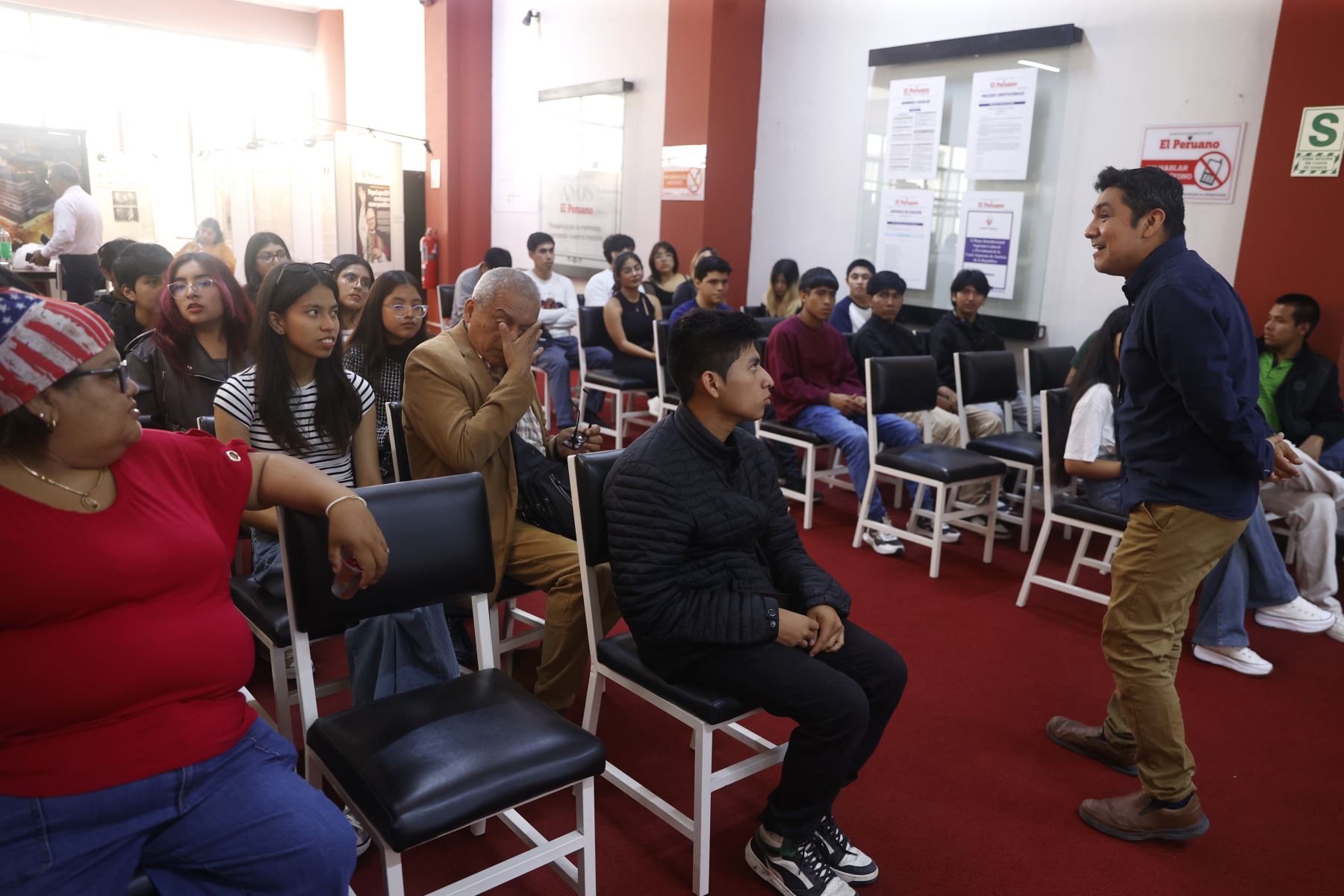 Estudiantes de la Universidad Nacional José Faustino Sánchez Carrión de Huacho visitan las instalaciones del Centro de Documentación  y el Museo Gráfico de Editora Perú. 
Foto: ANDINA/ Vidal Tarqui