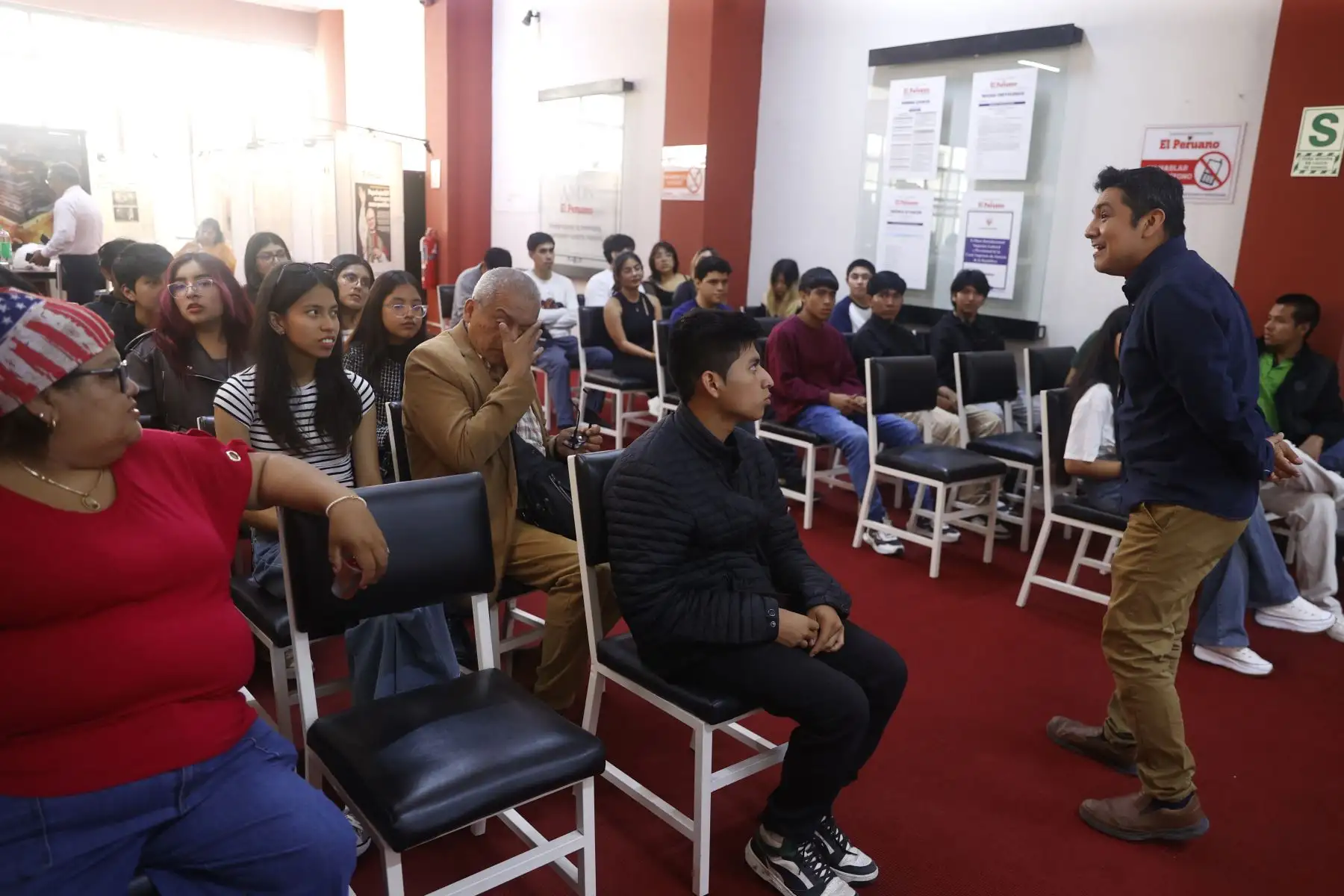 Estudiantes de la Universidad Nacional José Faustino Sánchez Carrión de Huacho visitan las instalaciones del Centro de Documentación  y el Museo Gráfico de Editora Perú. 
Foto: ANDINA/ Vidal Tarqui