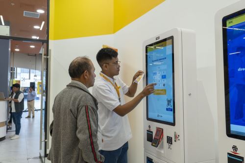 Los usuarios que requieren servicios ágiles y mejor conectados con sus rutinas diarias. Foto: ANDINA/Difusión.