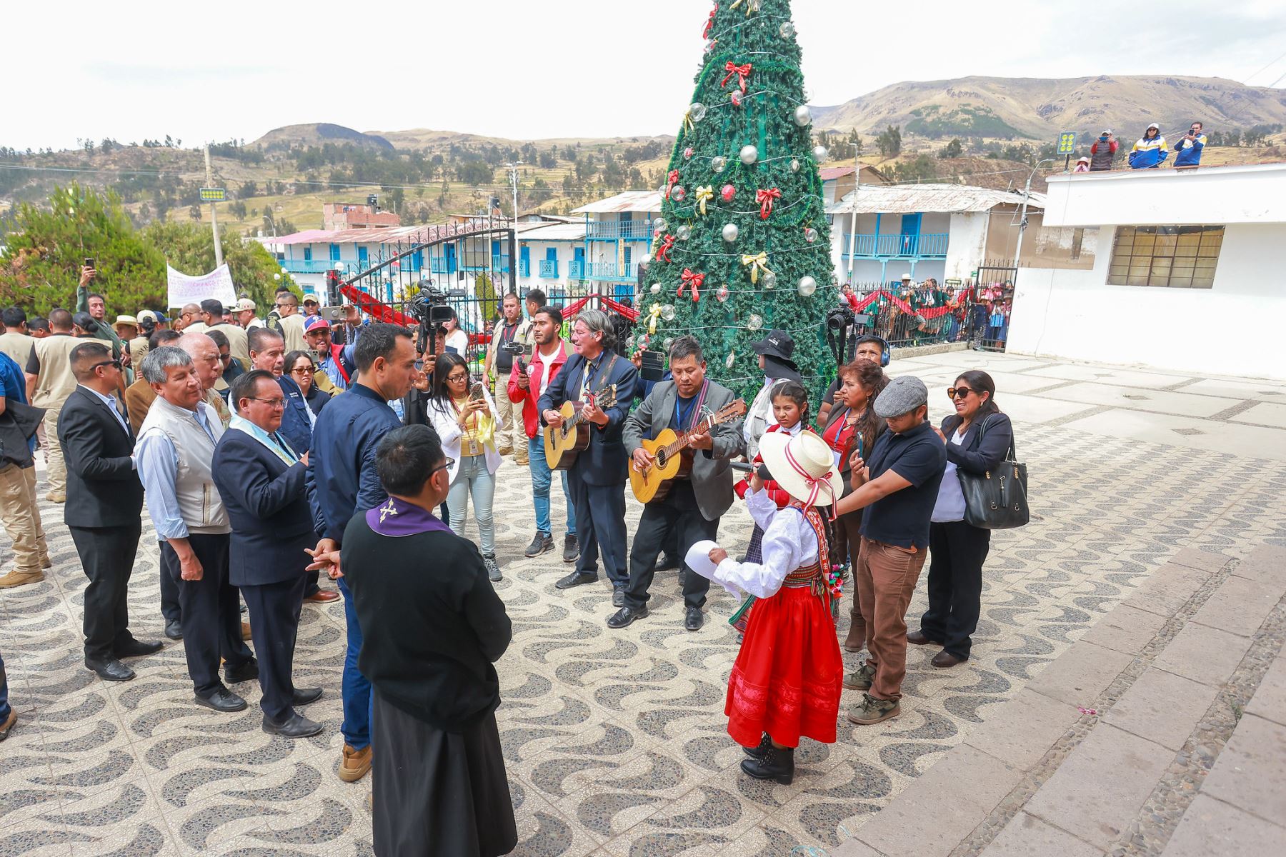 Presidente José Jerí recibe la llave de la ciudad en Coracora y anuncia atención a demandas locales.
Foto: ANDINA/Prensa Presidencia