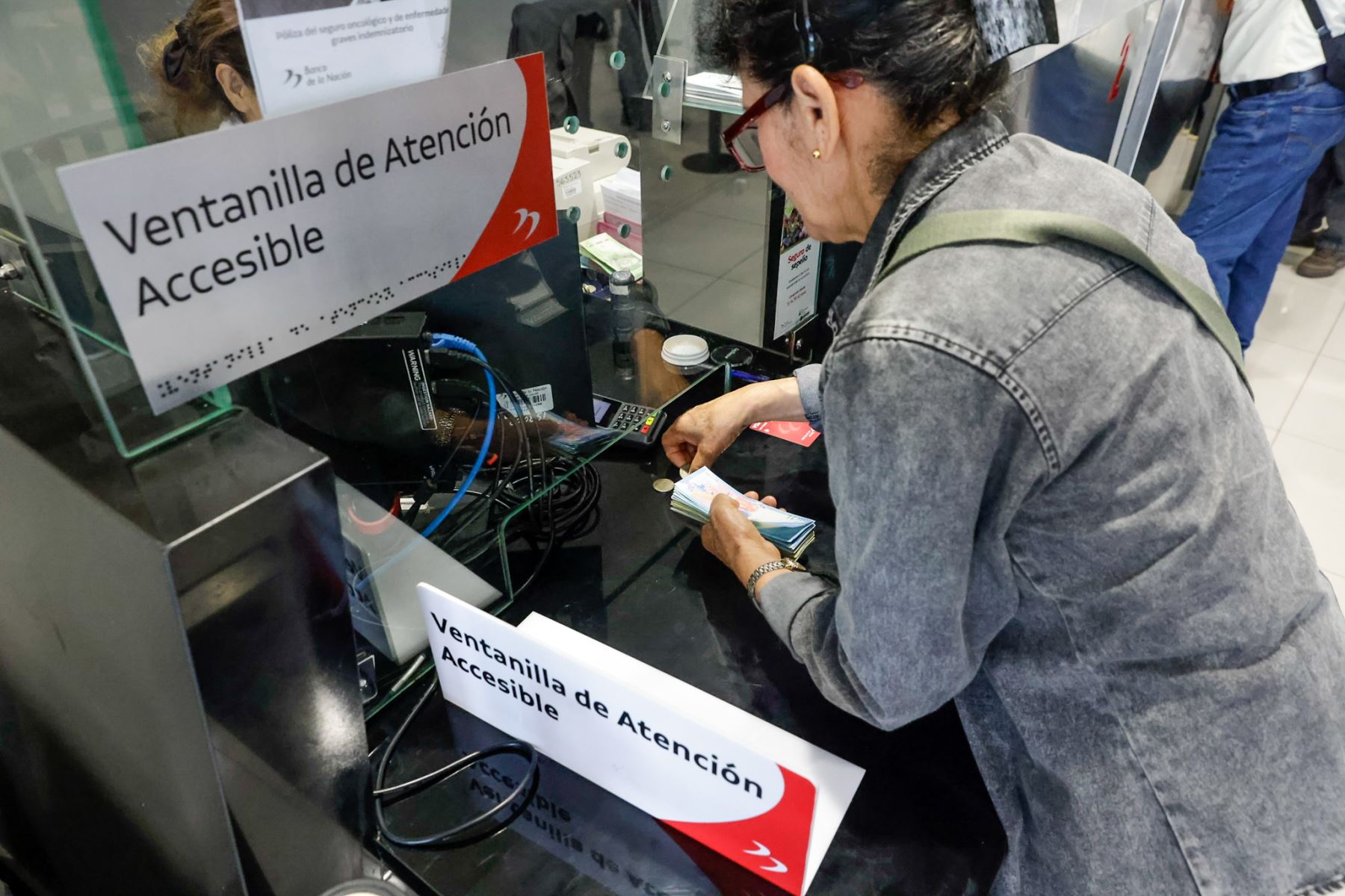 Para el martes 24 de diciembre, el horario será hasta las 2:00 de la tarde, en tanto que el miércoles 25 será feriado. Foto: ANDINA/Luis Iparraguirre