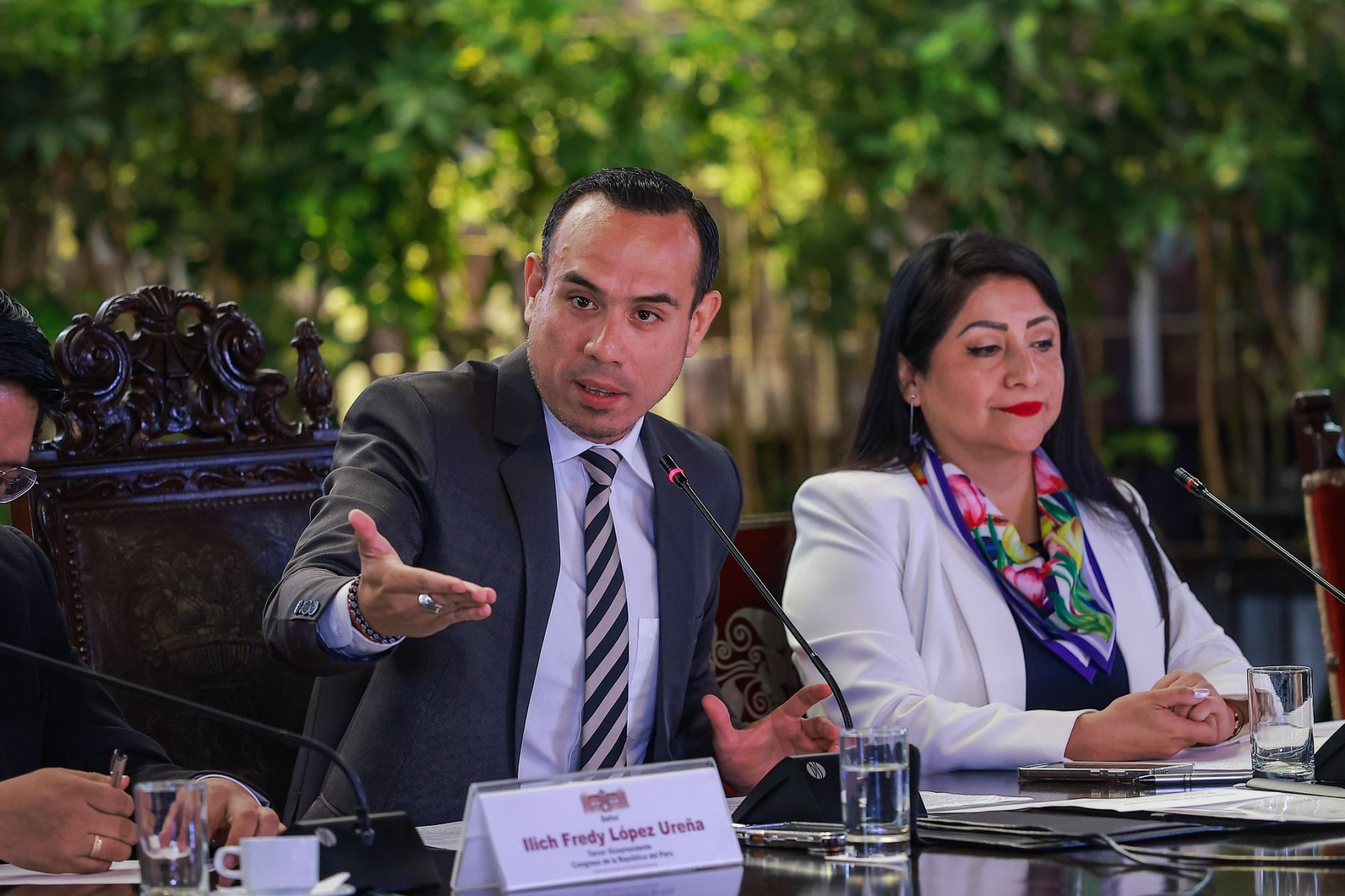 El presidente José Jerí lideró la primera sesión del Acuerdo Fiscal para el Crecimiento Sostenible, un espacio que busca construir una hoja de ruta que permita que el auge económico de nuestro país no sea solo temporal, y que las políticas públicas garanticen una correcta recaudación y el bienestar de nuestro país. Foto: ANDINA/Prensa Presidencia