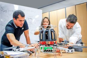 Emprendedores peruanos reciben subvenciones para la innovación en sus productos.  ANDINA/Difusión