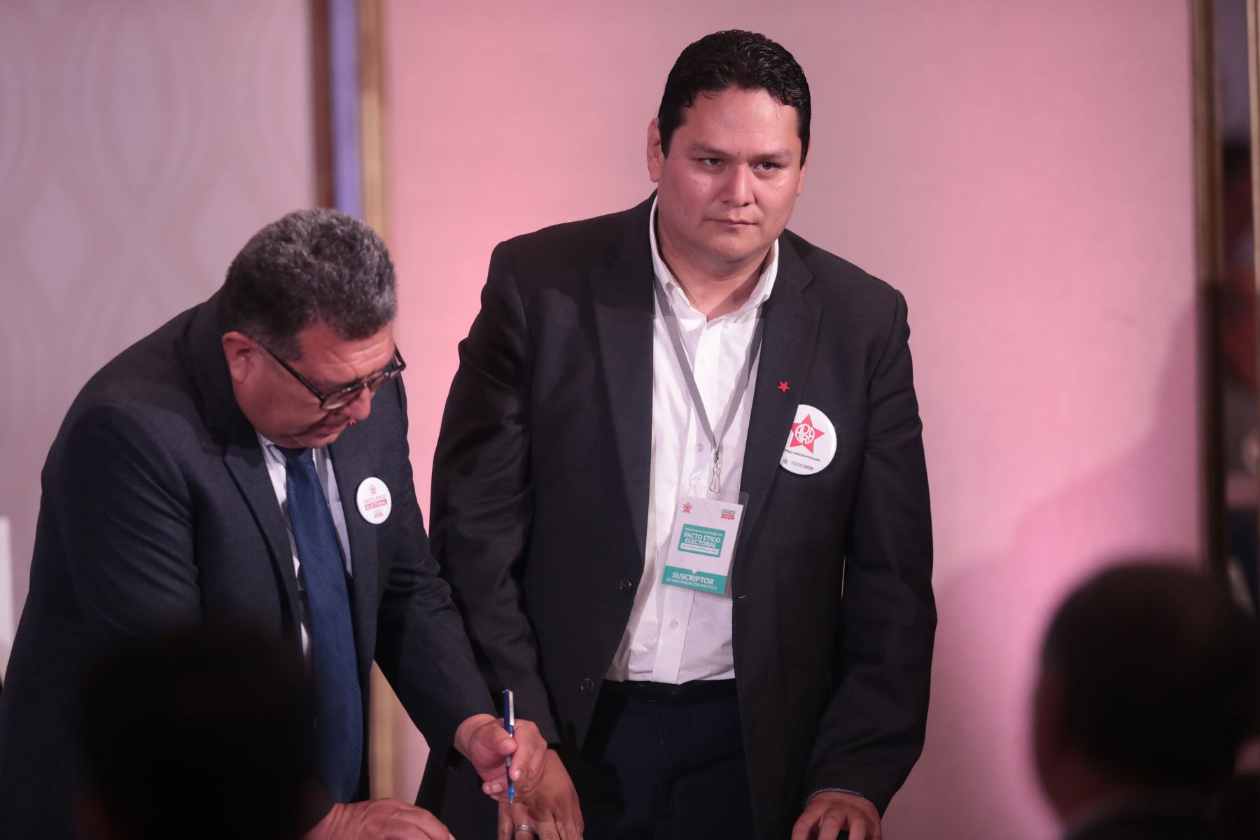 Partido Aprista Peruano de Enrique Valderrama en la suscripción del Pacto Ético Electoral organizado por el Jurado Nacional de Elecciones JNE el jueves 18 de diciembre de 2025 en el Hotel Sheraton de Lima. Foto: ANDINA/Verónica Calderón Zúñiga