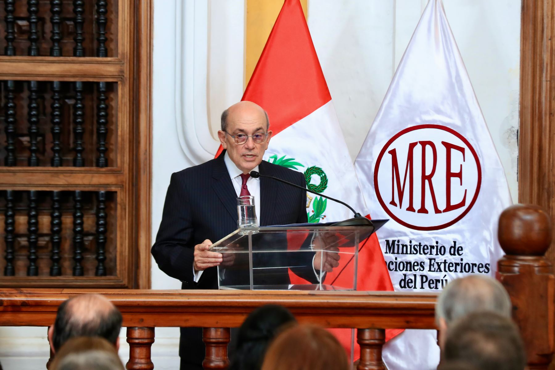 El ministro de Relaciones Exteriores, Hugo de Zela, participa en la ceremonia de clausura del Año Lectivo 2025 de la academia Diplomática del Perú Javier Pérez de Cuéllar, que se realizó en el Palacio de Torre Tagle del Ministerio de Relaciones Exteriores el jueves 18 de diciembre. Foto: ANDINA/Ricardo Cuba