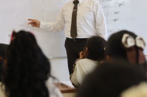 El ministro Figueroa señaló que  se mantiene una posición firme frente a cualquier conducta contra la seguridad de la comunidad educativa  Foto: ANDINA/Difusión