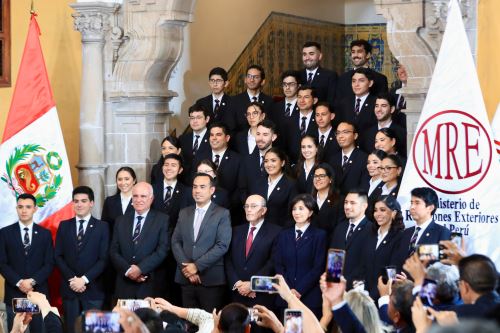 Presidente Jerí participó en clausura del Año Lectivo 2025 de la Academia Diplomática del Perú
