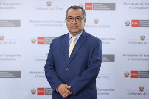  El ministro de Transportes y Comunicaciones, Aldo Prieto, 