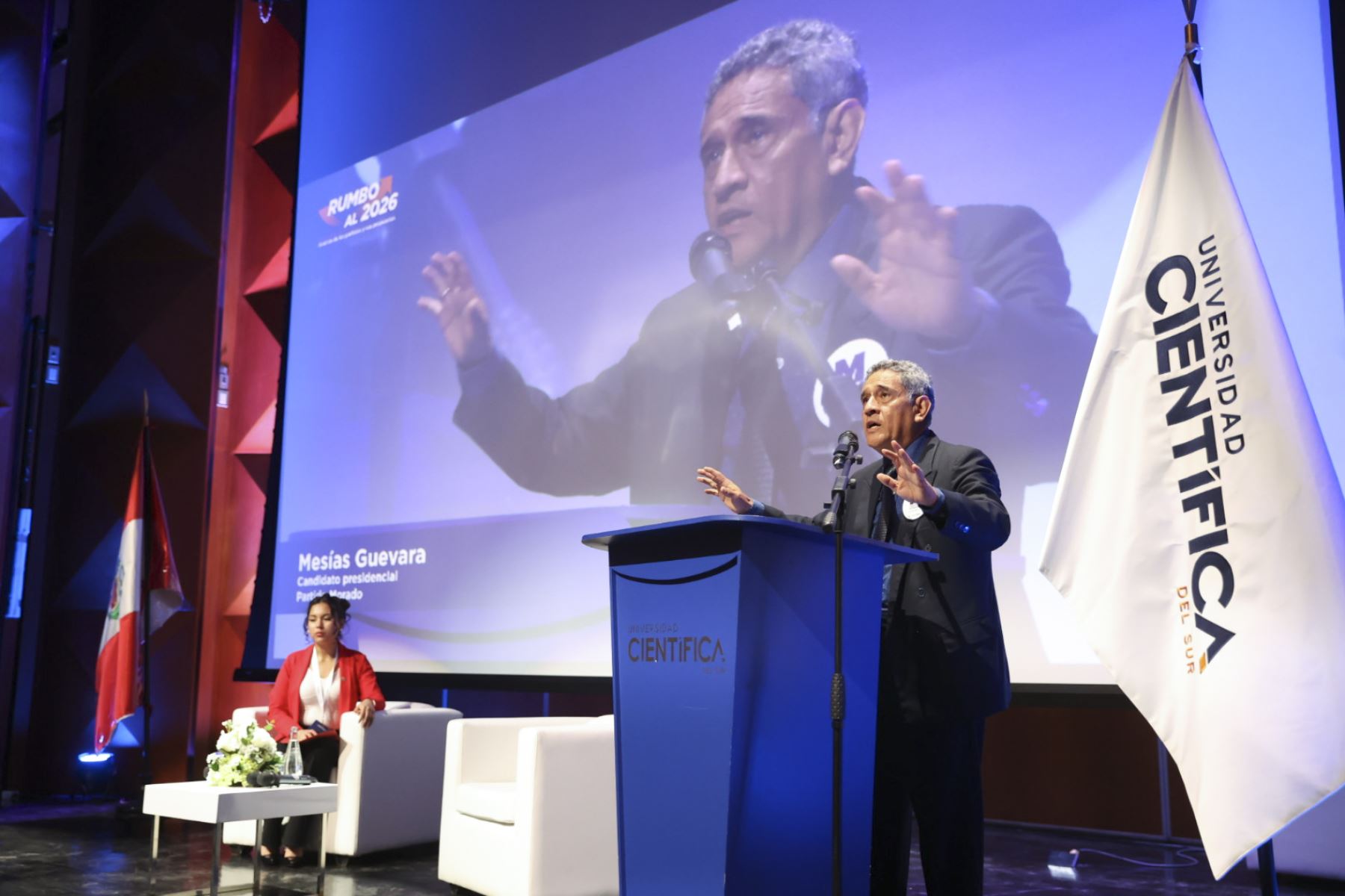 El candidato a la presidencia por el Partido Morado, Mesías Guevara, expuso sus propuestas ante los estudiantes de distintas universidades congregados en el foro “Rumbo al 2026: Análisis de los partidos políticos del Perú” en el auditorio del campus norte de la Universidad Científica del Sur. Foto: ANDINA/Juan Carlos Guzmán