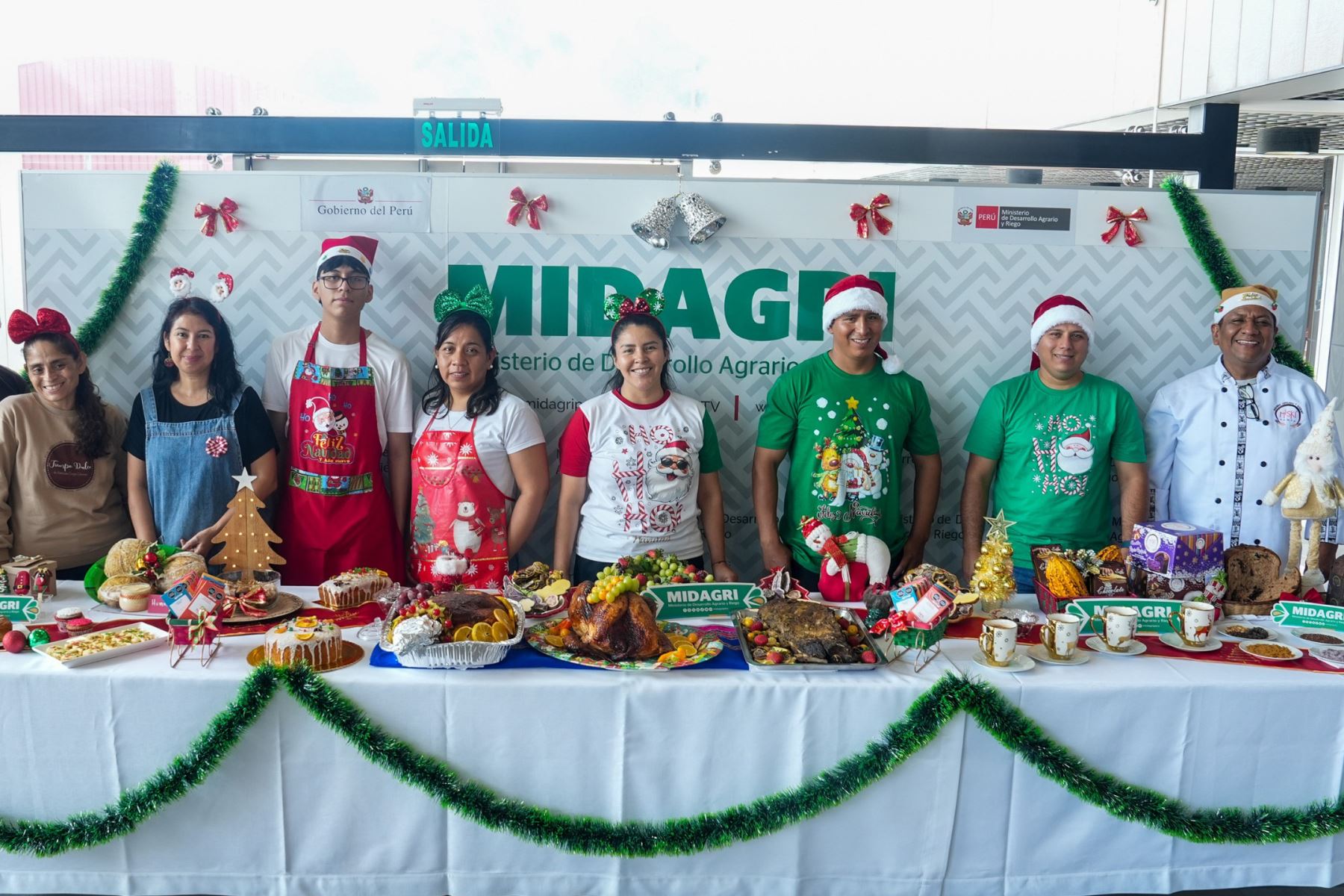 Con esta presentación, el MIDAGRI reafirma su compromiso de promover el consumo de productos nacionales, fortalecer la agricultura familiar y reconocer el rol fundamental del campo en la seguridad alimentaria y la identidad cultural del Perú, especialmente en fechas emblemáticas como la NavidadFoto:ANDINA/Difusión