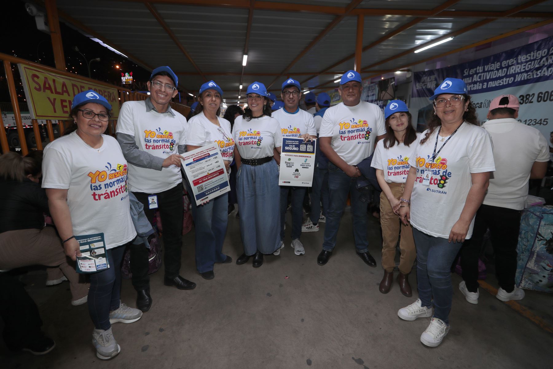 Sutran continua sus acciones preventivas en Yerbateros y otros terminales por la alta afluencia de fin de año, supervisando la formalidad, seguridad de buses y recordando a los usuarios usar el aplicativo “Viaje Seguro” .
Foto:ANDINA/Verónica Calderón Zúñiga.