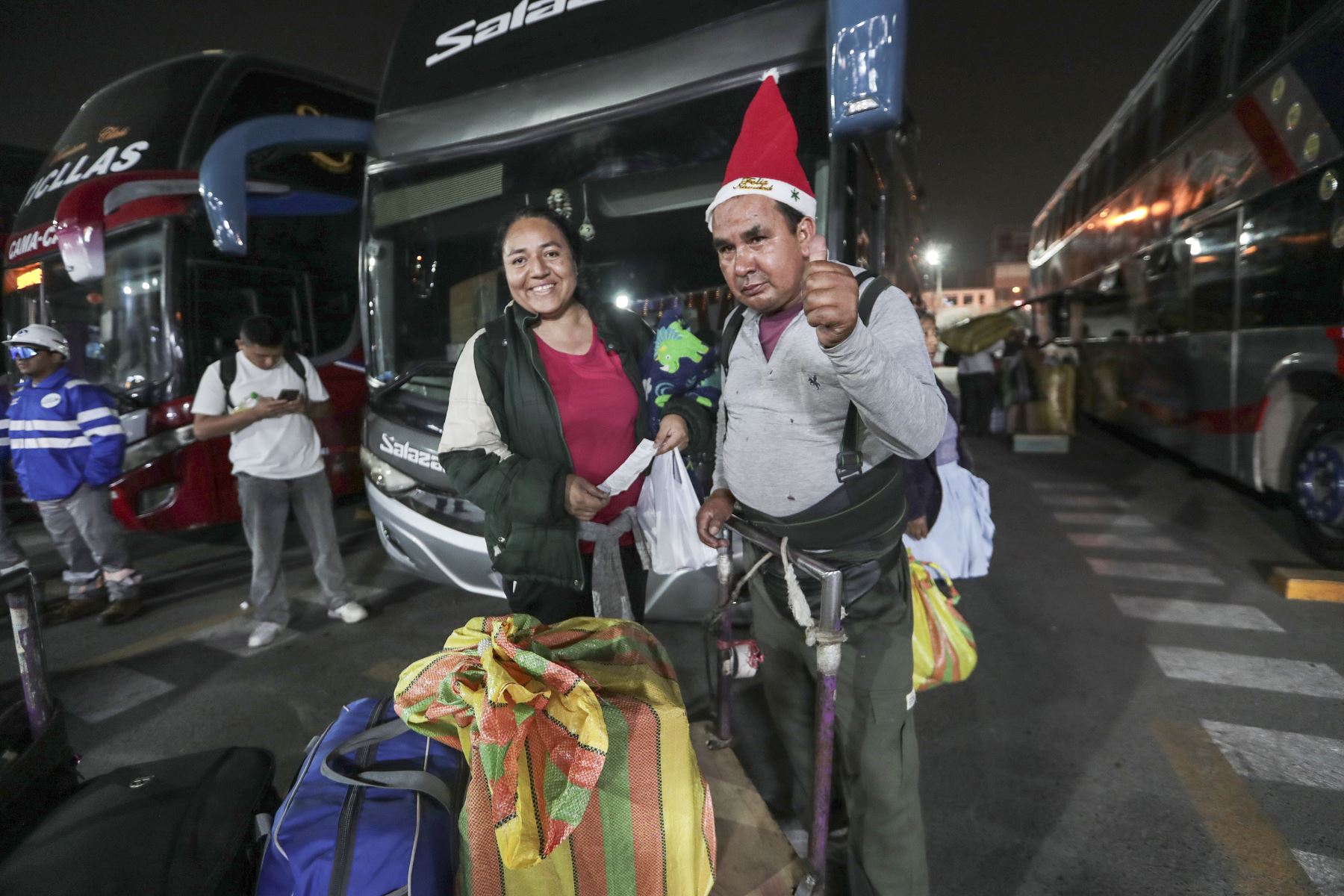 La SUTRAN ejecuta el plan “Viaje Seguro” para proteger a los ciudadanos durante los desplazamientos por Navidad y Año Nuevo, reforzando la supervisión y fiscalización en terminales terrestres, carreteras de la Red Vial Nacional y zonas urbanas mediante controles permanentes y operativos móviles. Foto:ANDINA/Verónica Calderón Zúñiga
